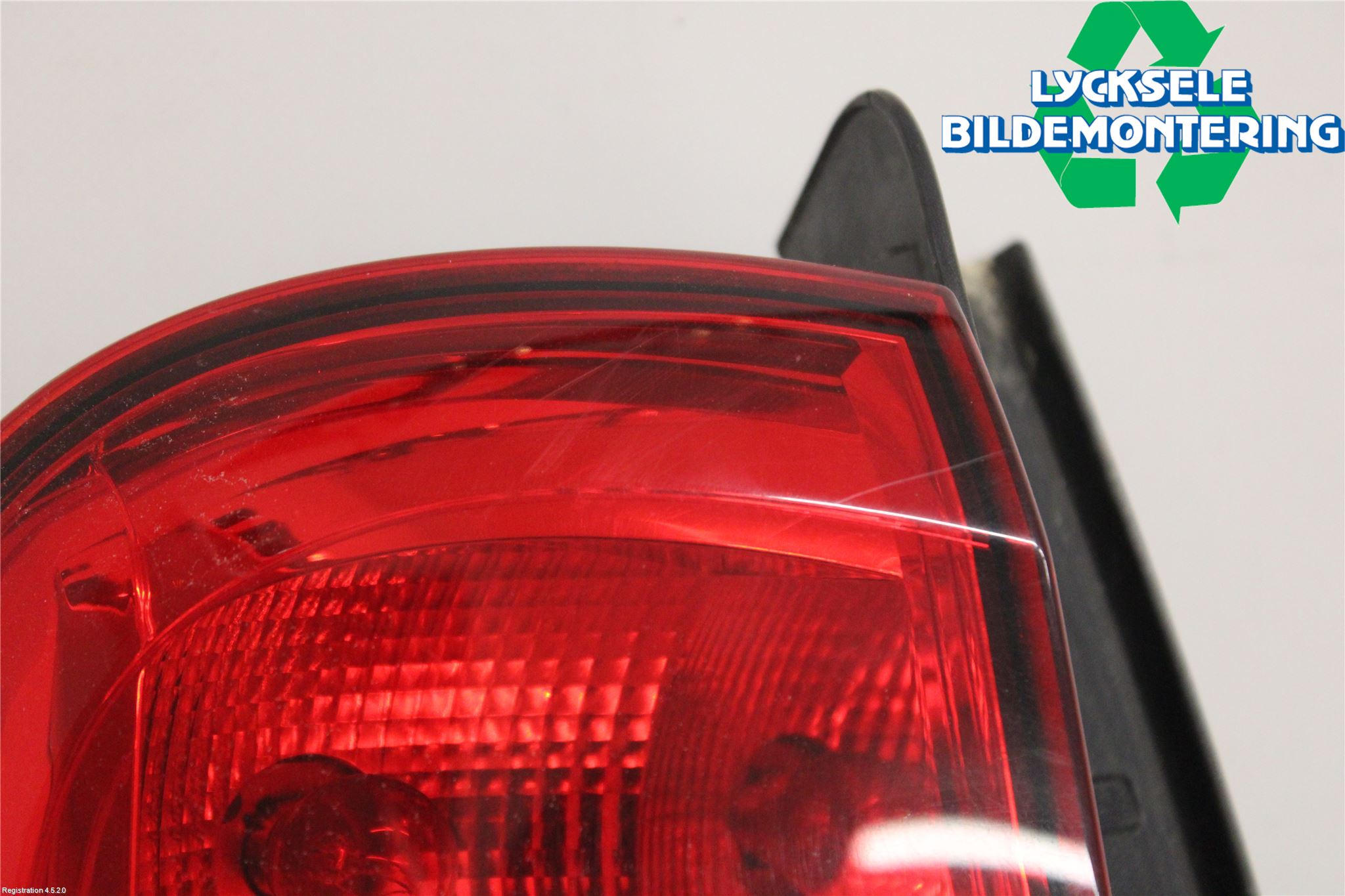 Dacia DUSTER 10-17 Bakljus Vänster