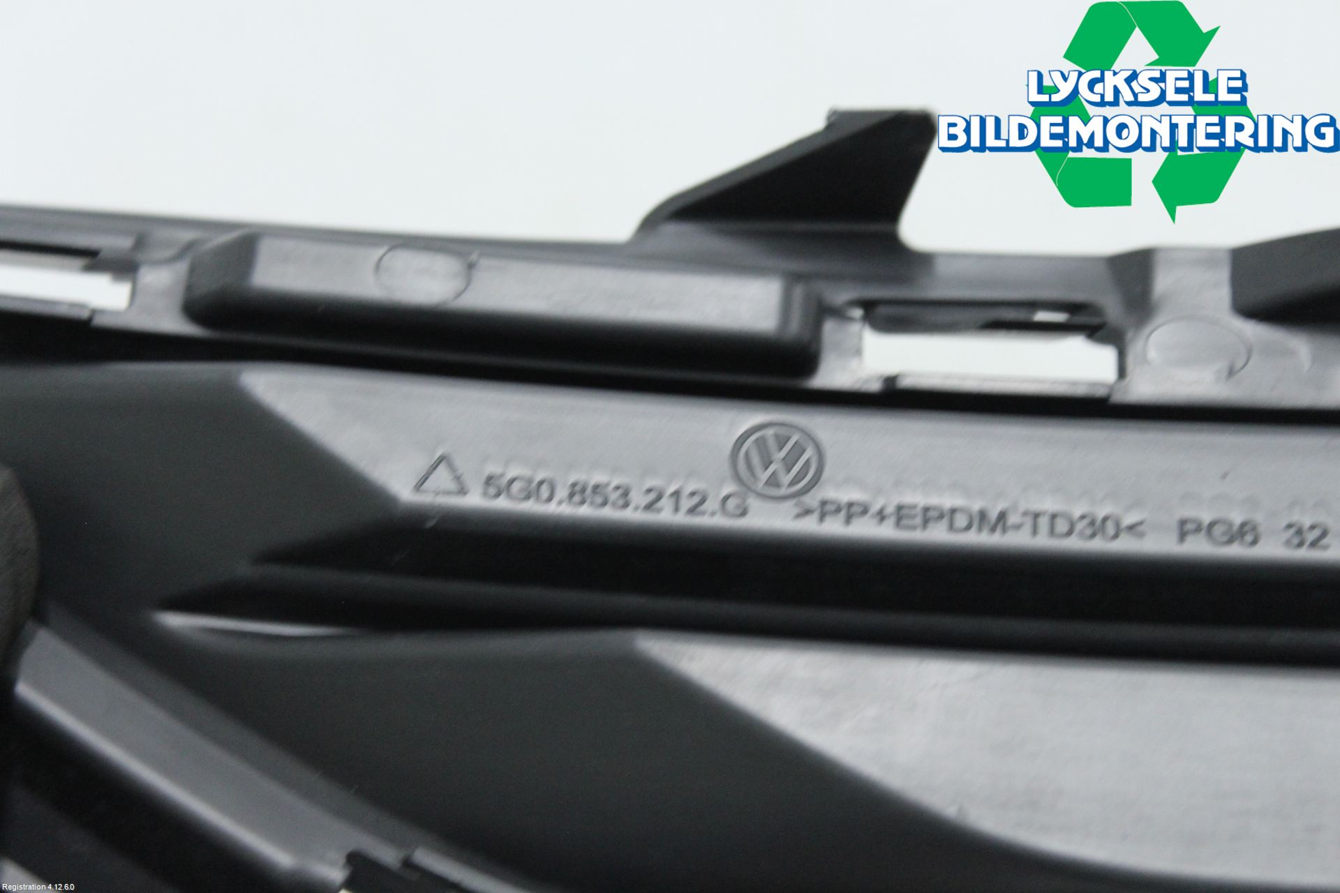 Volkswagen VW GOLF / E-GOLF VII 13-20 Grilldel Höger