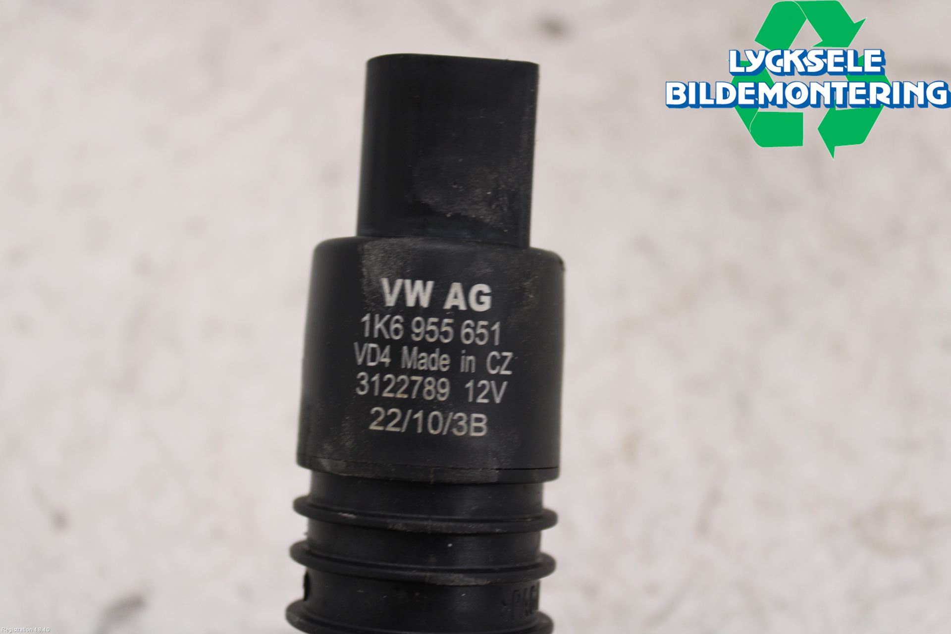 Volkswagen VW CADDY      04-10 Spolarpump Vindruta