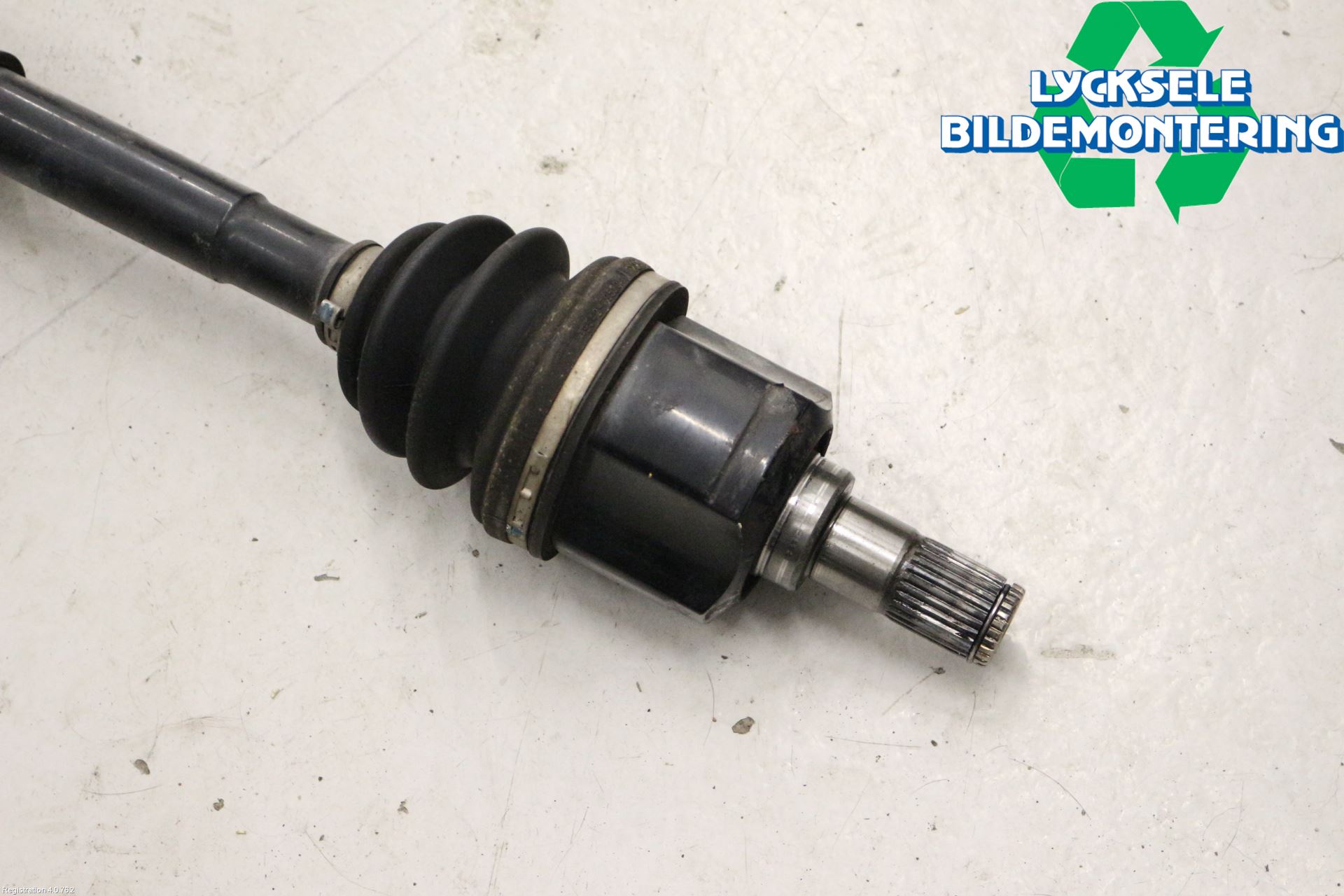 Hyundai i40 08-15 Drivaxel Fram Höger