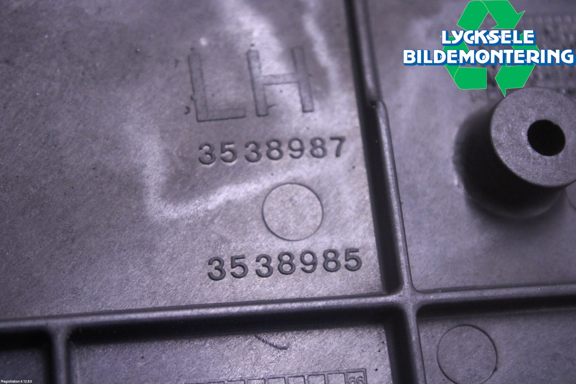 Volvo 940 91-98 Grilldel Vänster