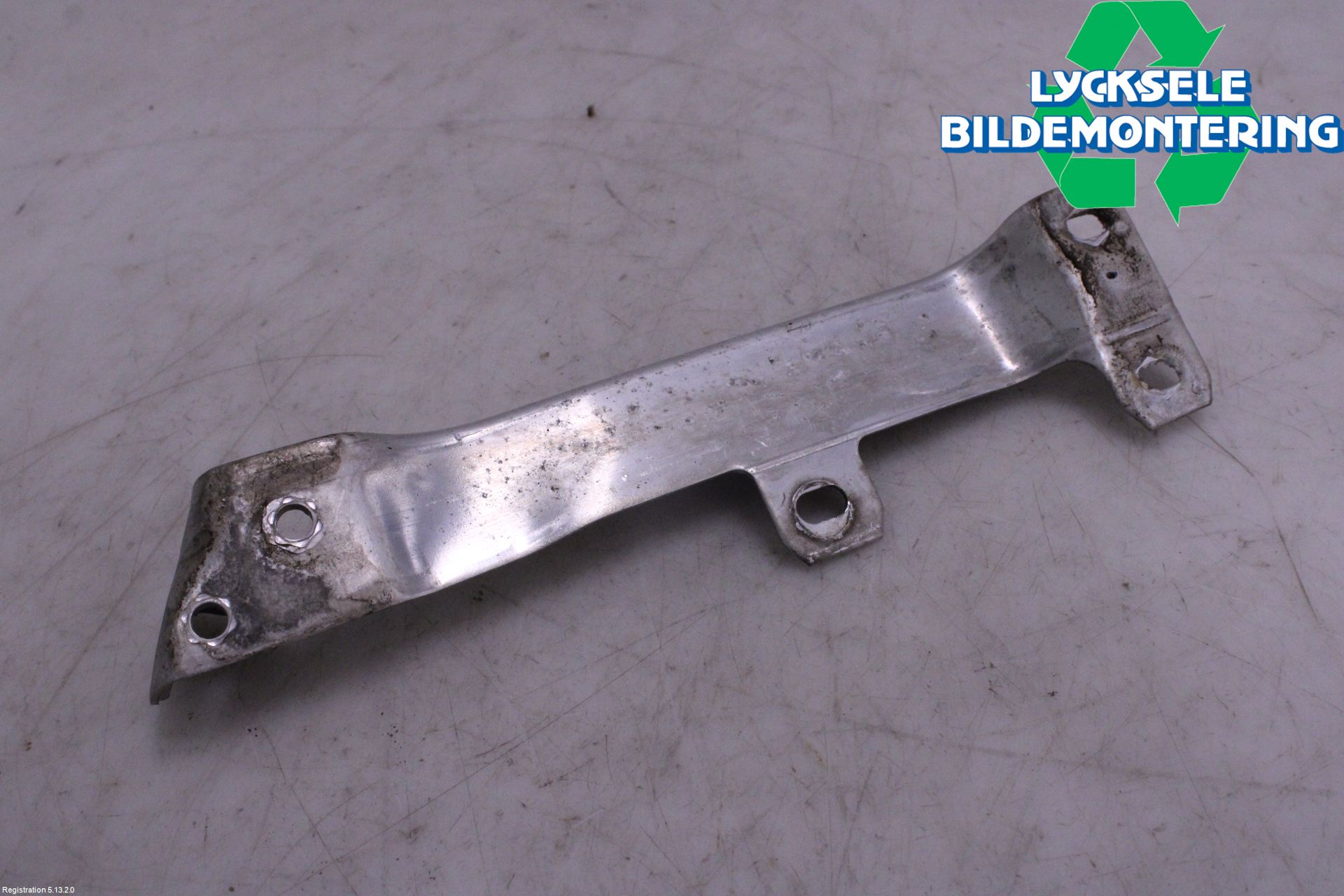 BMW 5 F10/F11/F18 09-17 Frontplåt