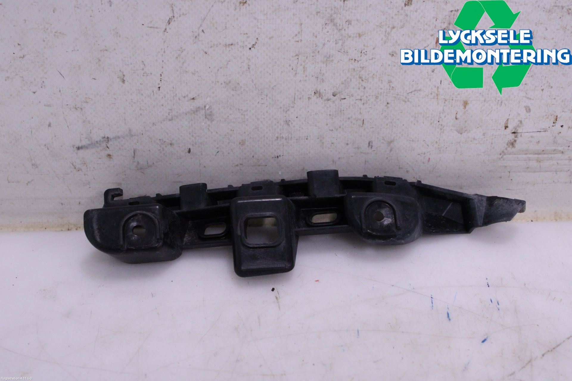 Volkswagen VW PASSAT 11-14 Stötfångarfäste Fram Hö