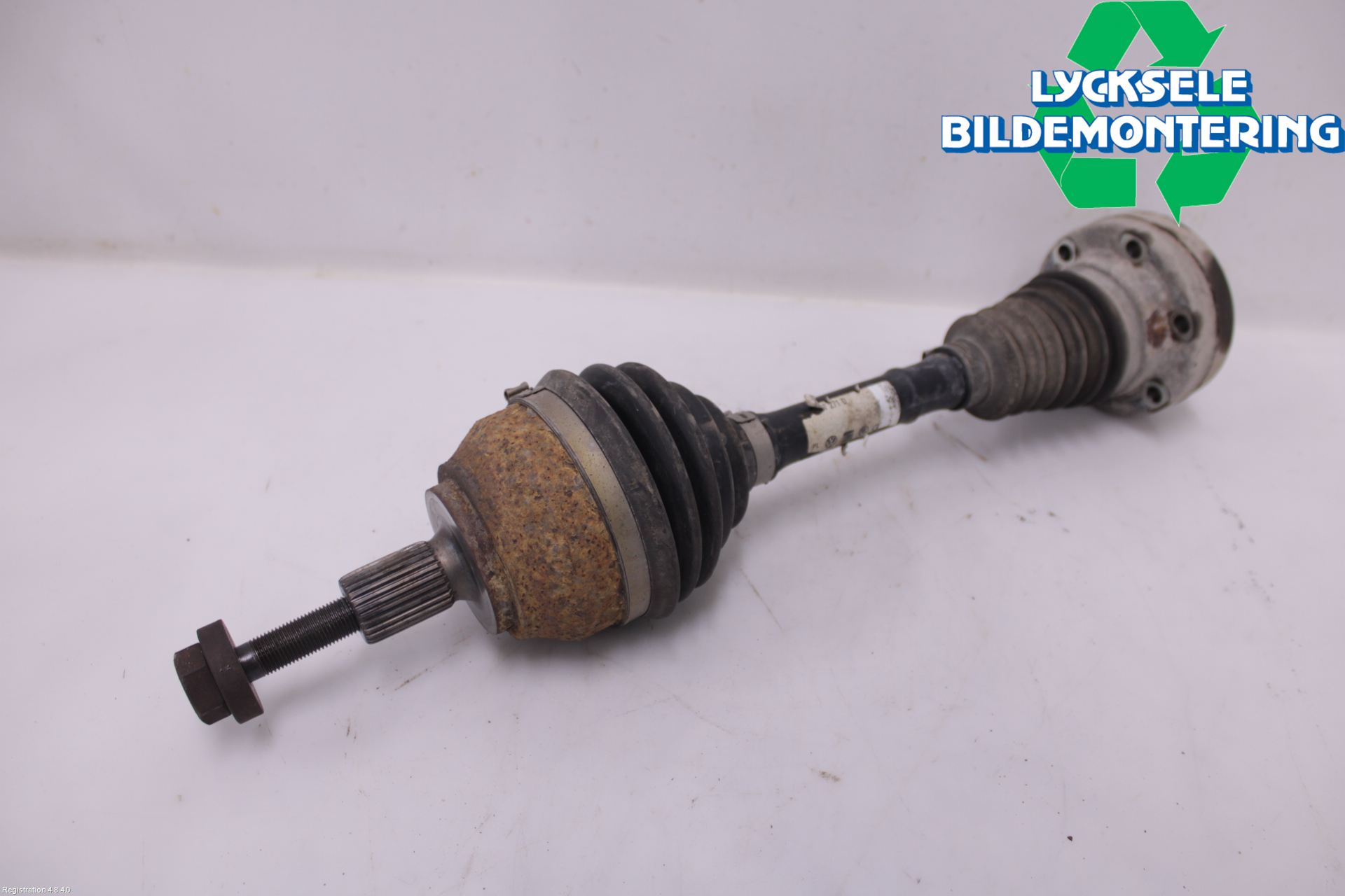 Volkswagen VW AMAROK 2H 10-22 Drivaxel Fram Höger