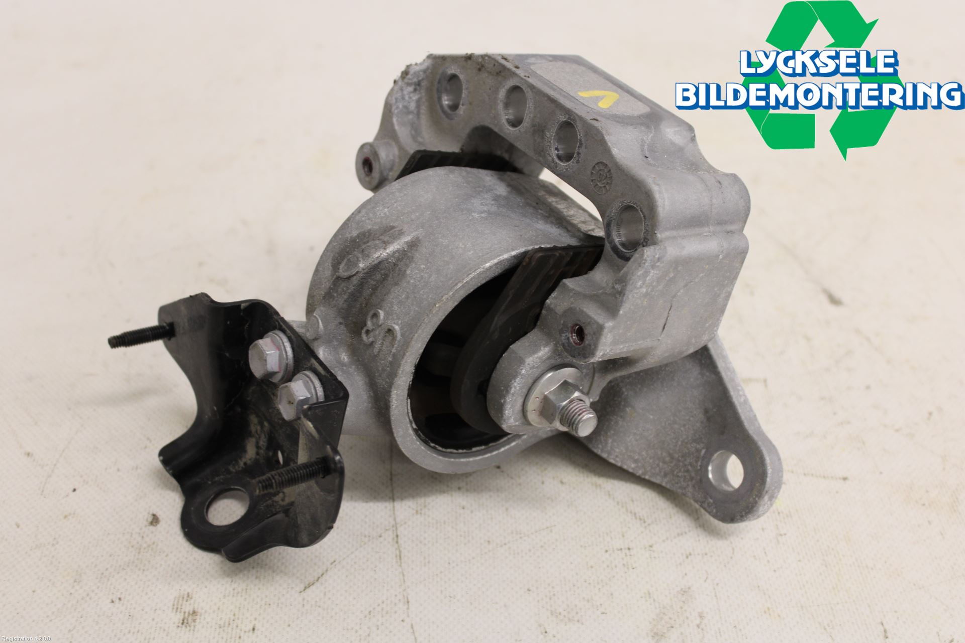 Toyota RAV4 19- Växellådsfäste