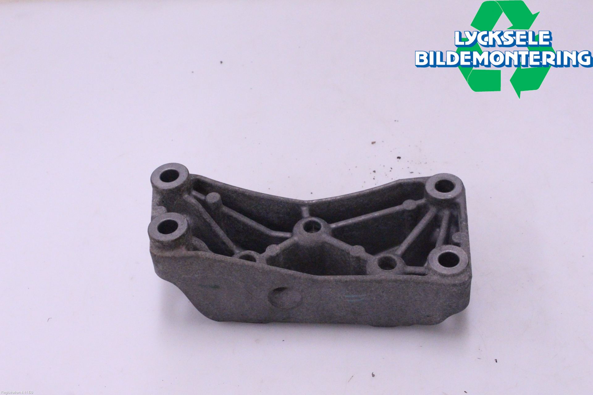 Volkswagen VW PASSAT 15-19 Växellådsfäste