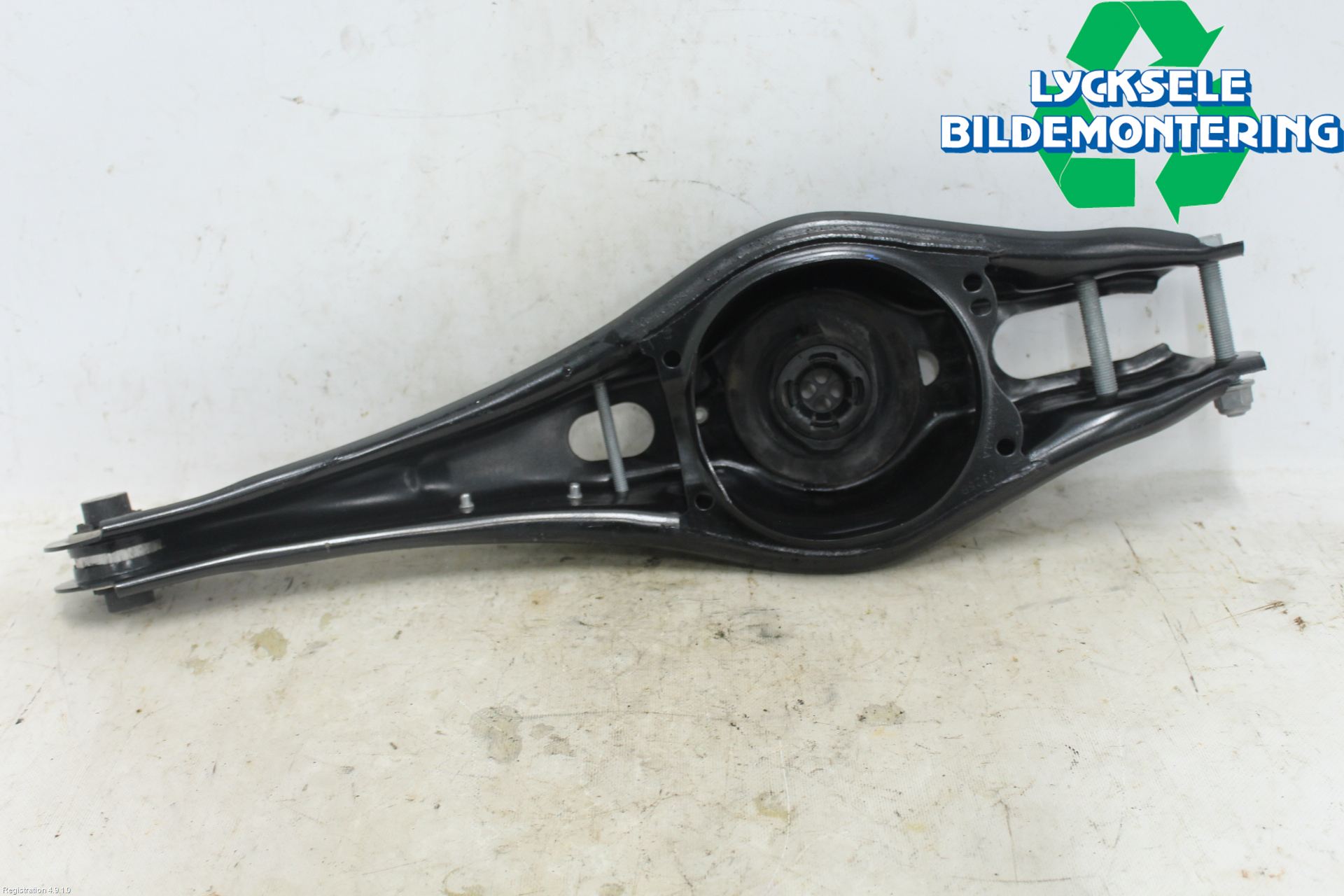 Audi Q3 F3 19- Bärarm Bak Vänster