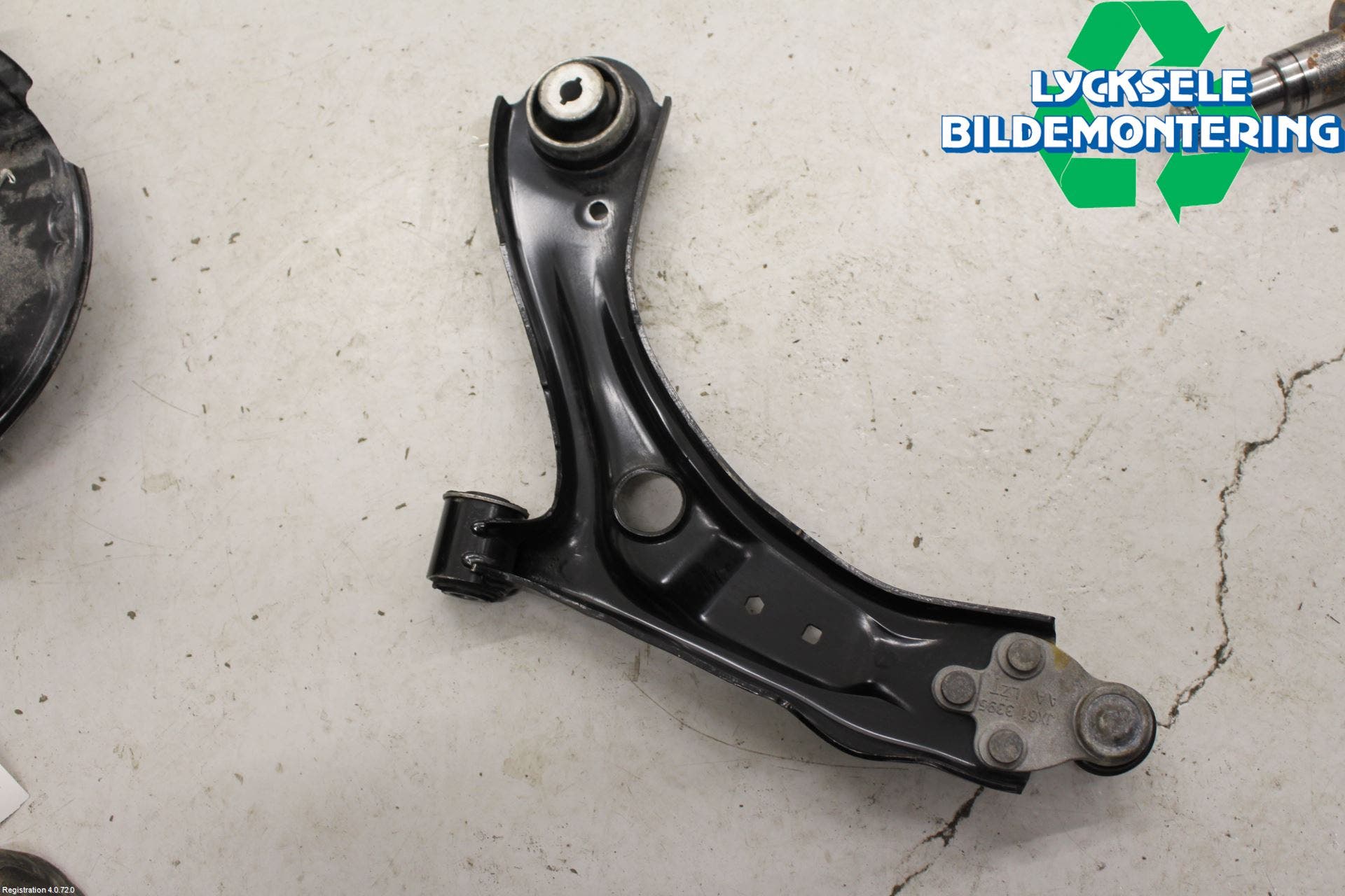 Ford FOCUS 19- Bärarm Fram Undre Hö