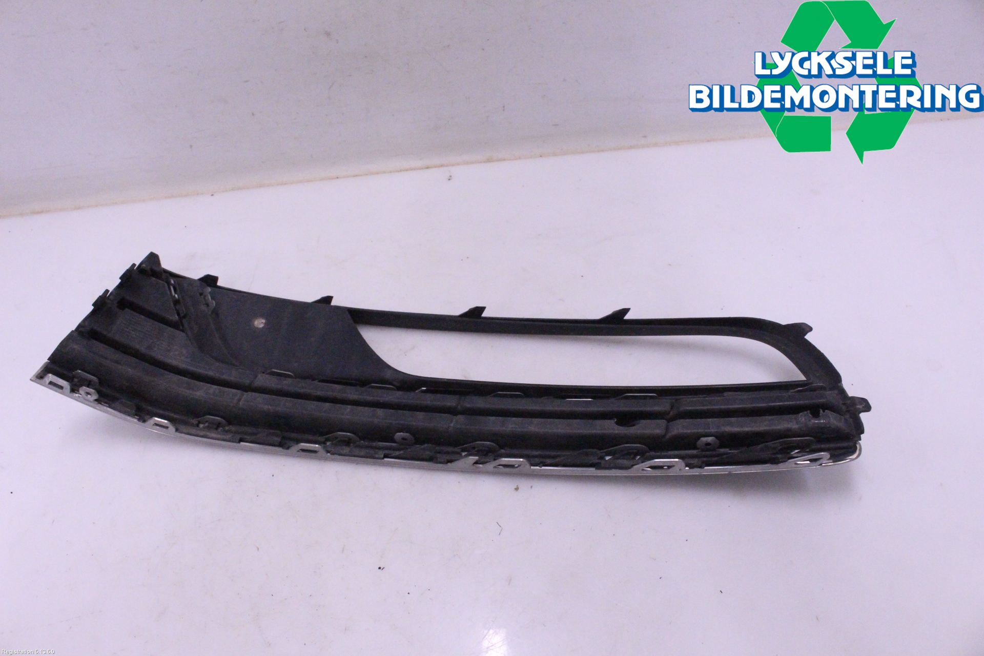 Volkswagen VW PASSAT 11-14 Dimljussarg Fram