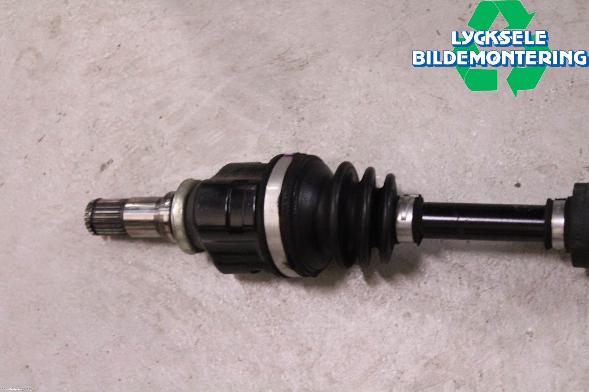 Toyota YARIS XP130 12-14 Drivaxel Fram Höger