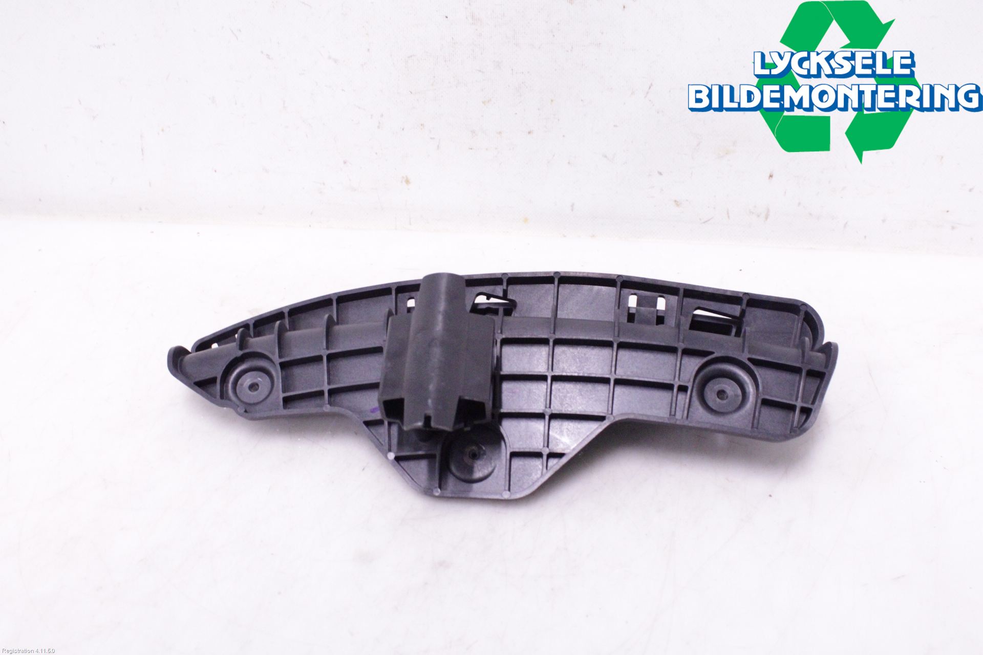 Ford KUGA 13-16 Strålkast Fästsarg