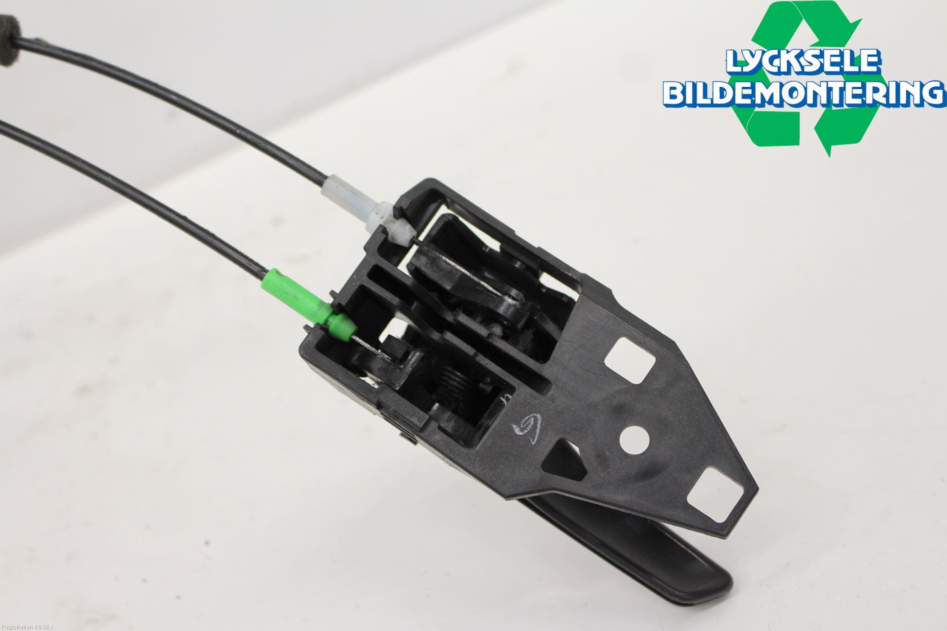 Toyota HILUX 16- Låskista-Dörrlås