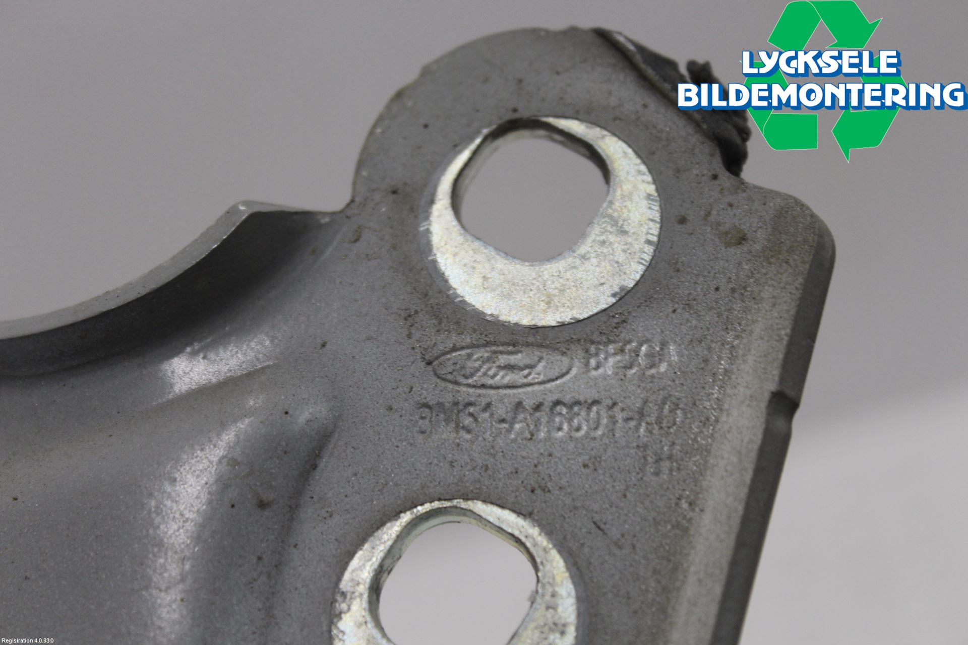 Ford FOCUS 11-14 Huvgångjärn