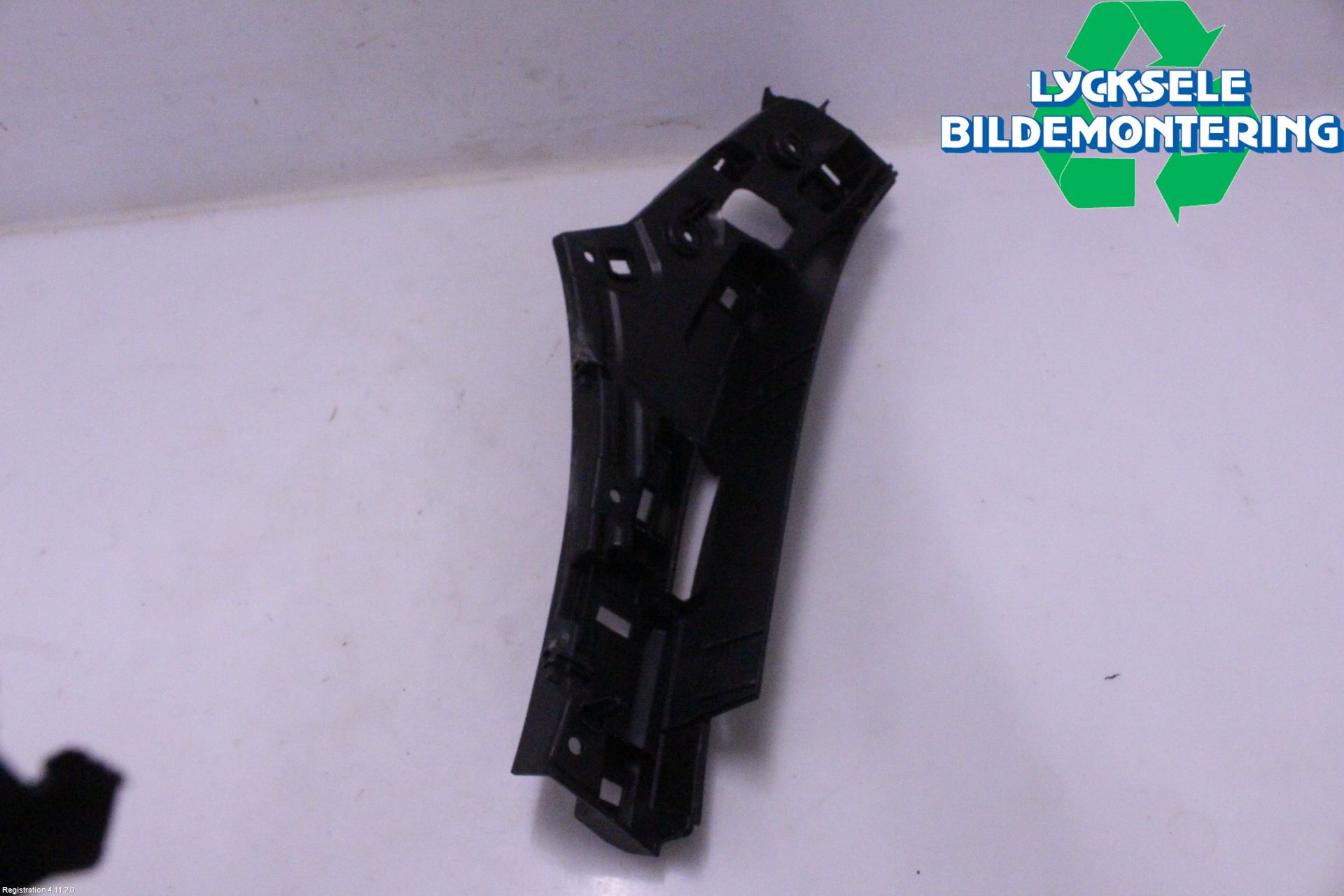 Dacia DUSTER 18-24 List Framskärm Hö