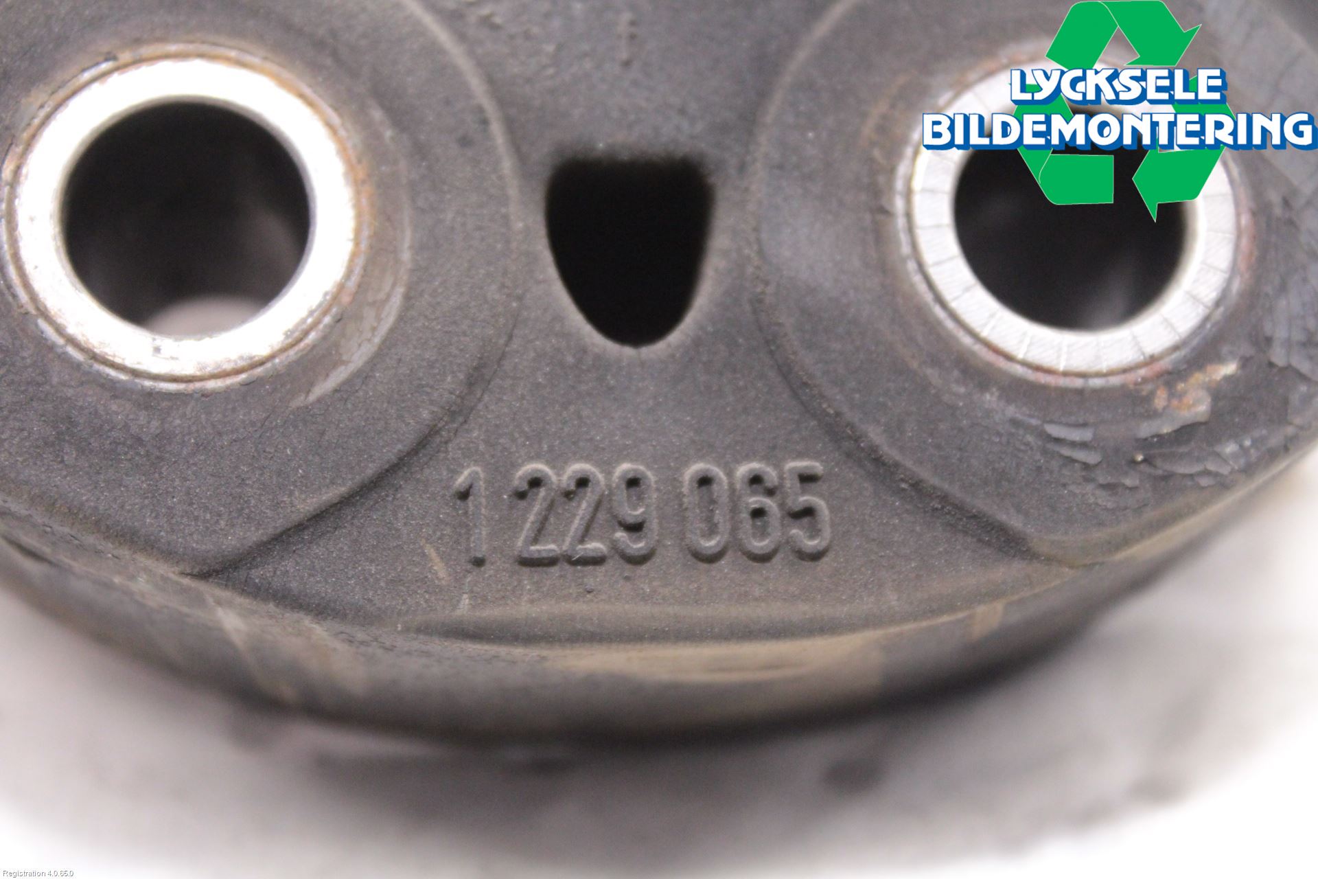 BMW 7 E38      93-01 Mellanaxel Gummiknut