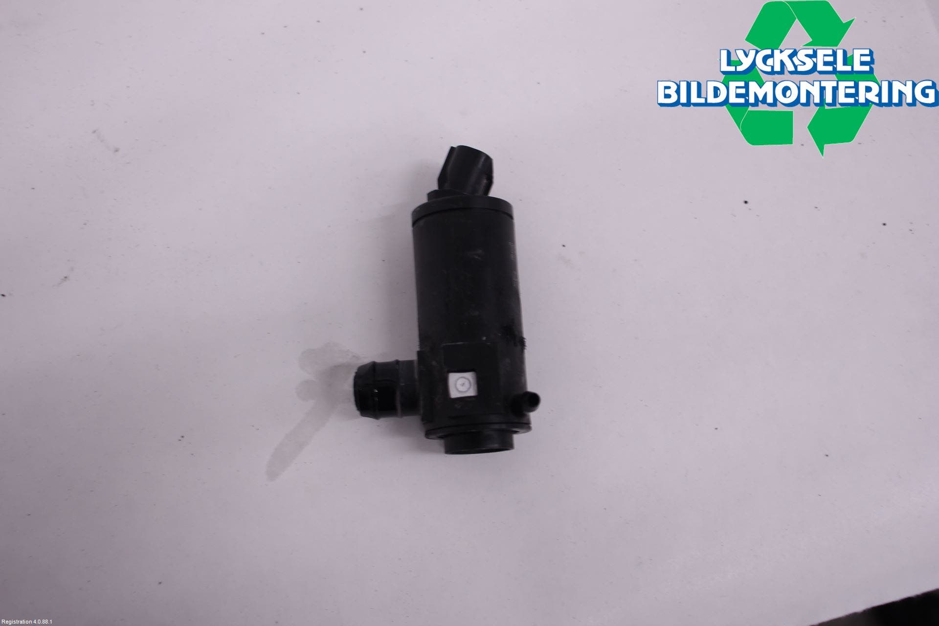 Toyota HILUX 16- Spolarpump Vindruta