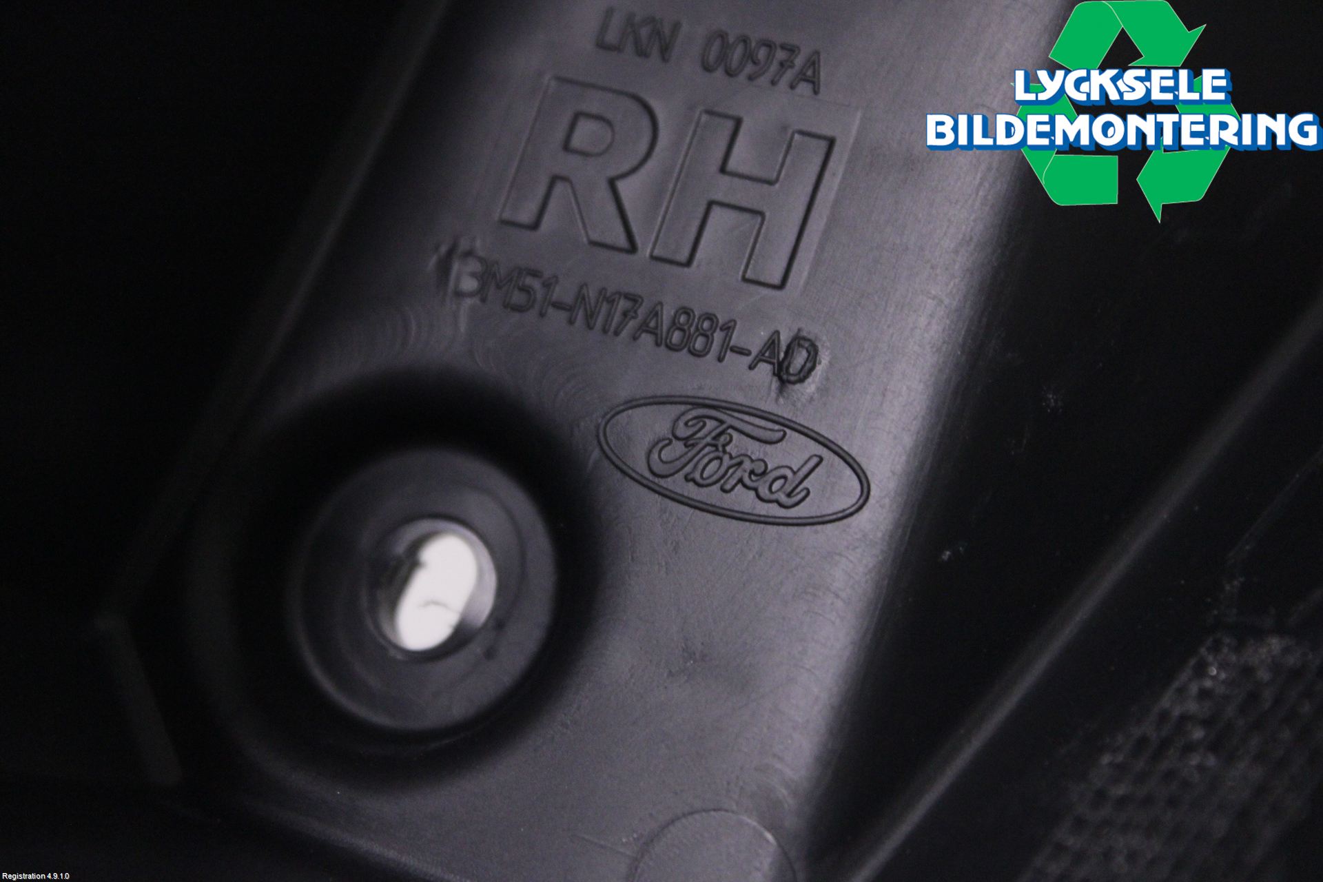 Ford FOCUS 15-18 Stötfångarfäste Bak Hö