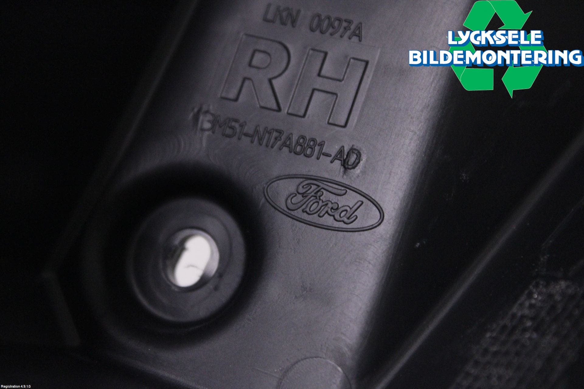 Ford FOCUS 15-18 Stötfångarfäste Bak Hö