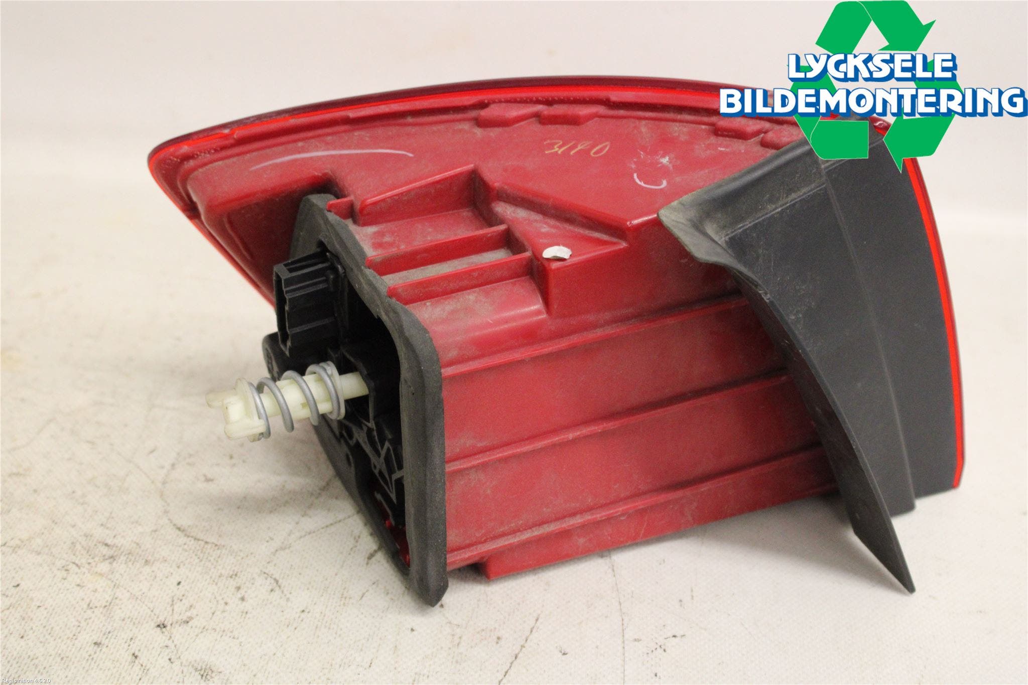 Volkswagen VW JETTA VI 11- Bakljus Höger