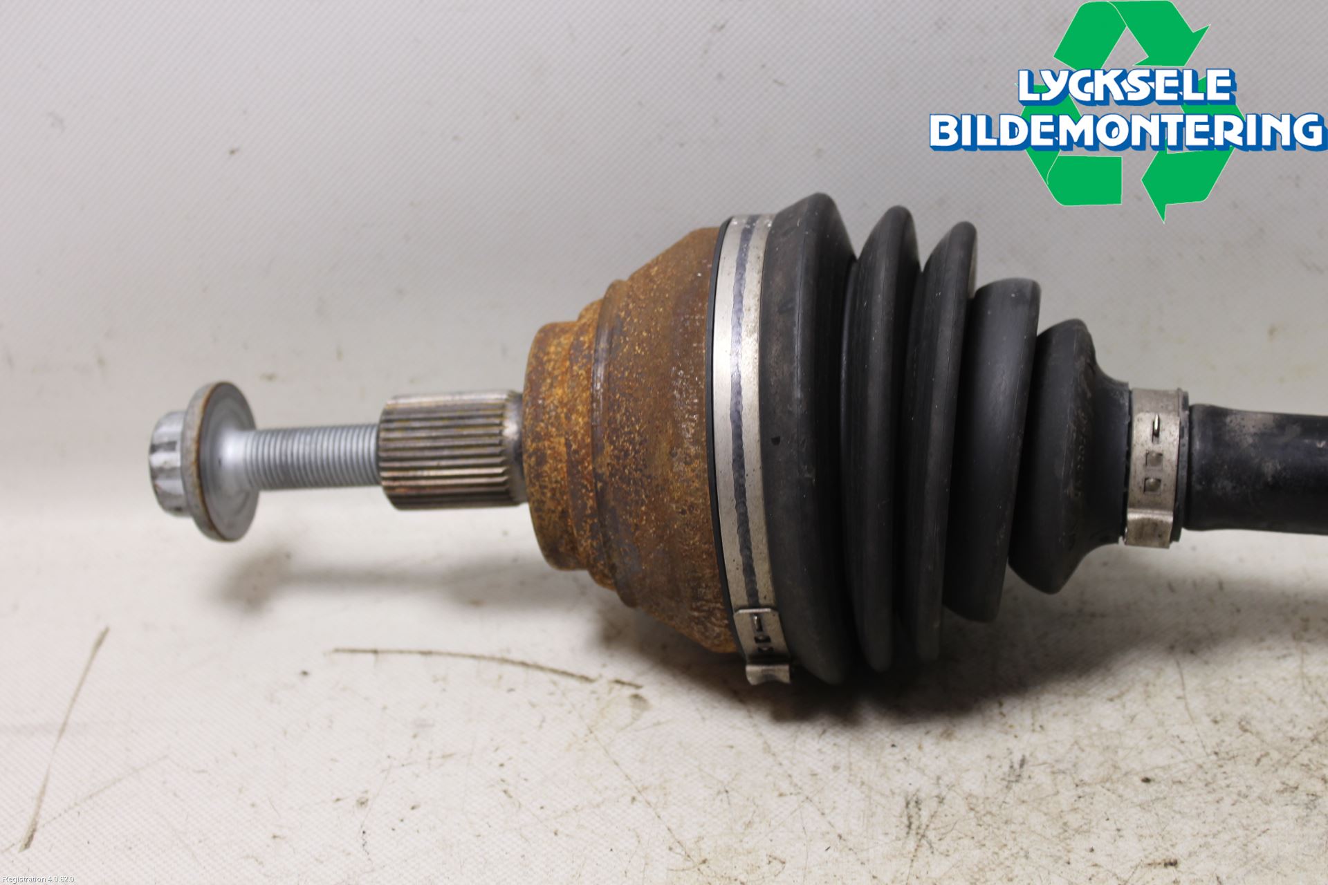 Volkswagen VW TIGUAN 16-24 Drivaxel Fram Vänster