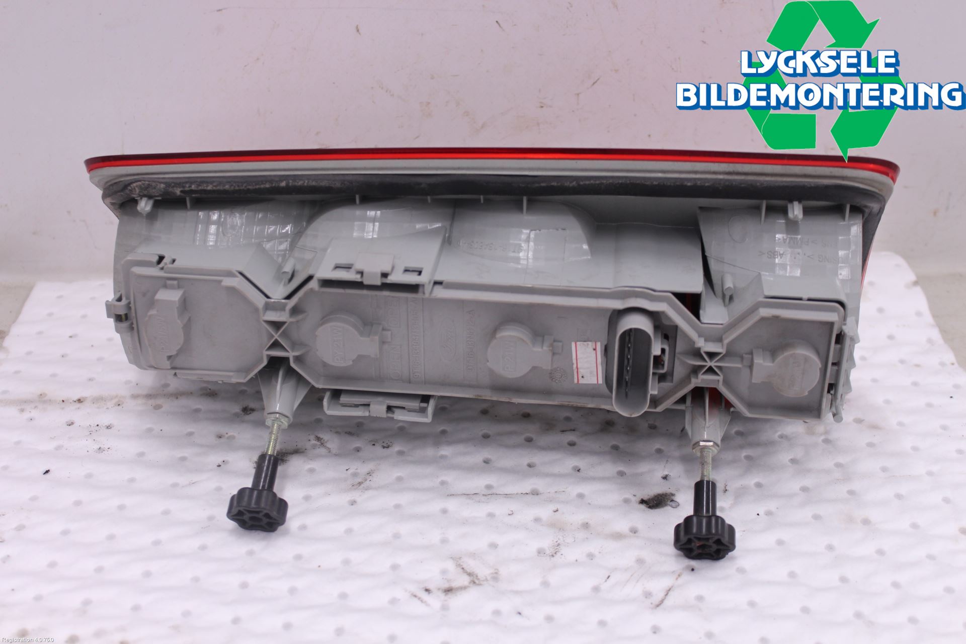 Ford TRANSIT CONNECT 09-13 Bakljus Vänster