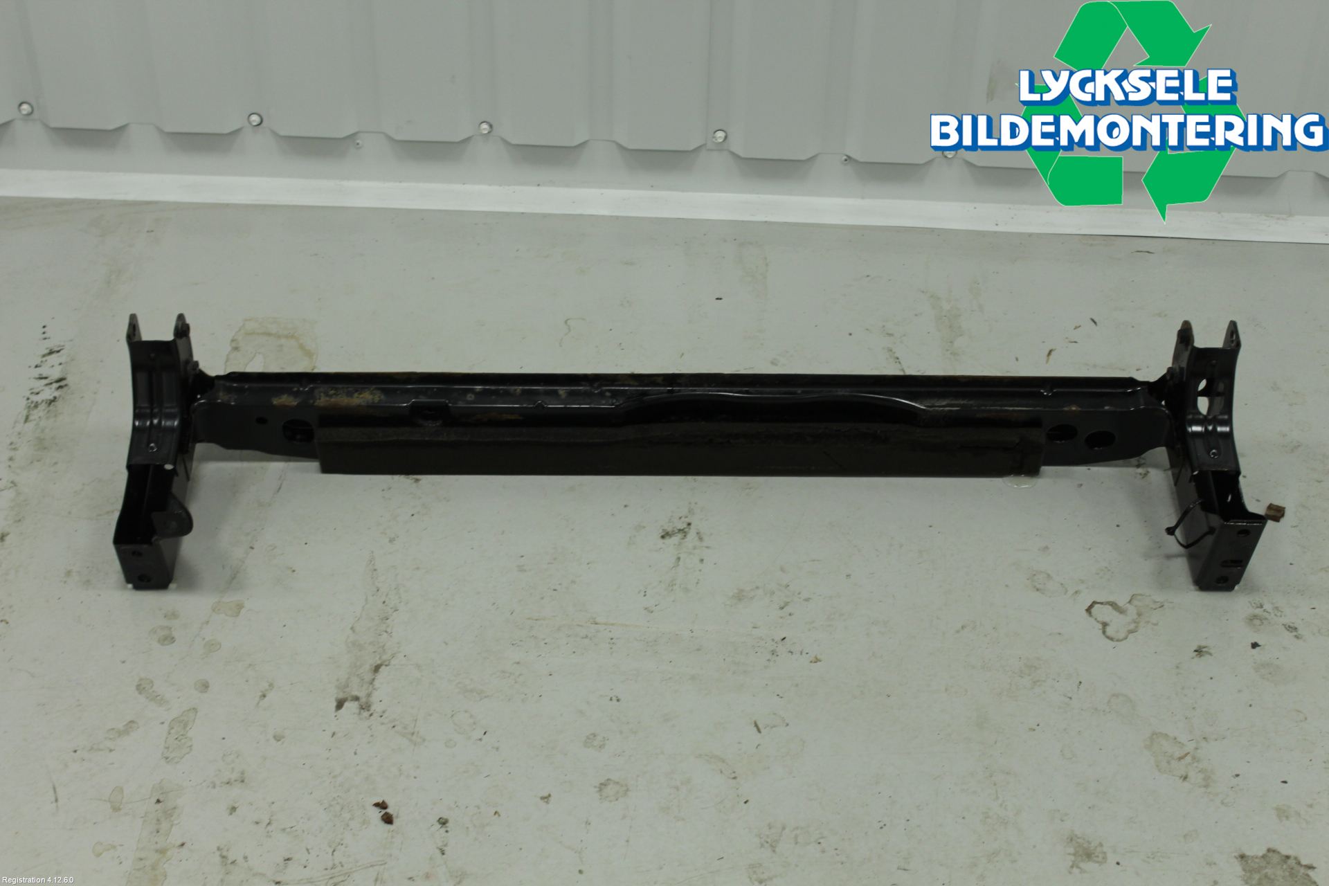 Ford KUGA 17-19 Kylarfäste-Ram-Balk