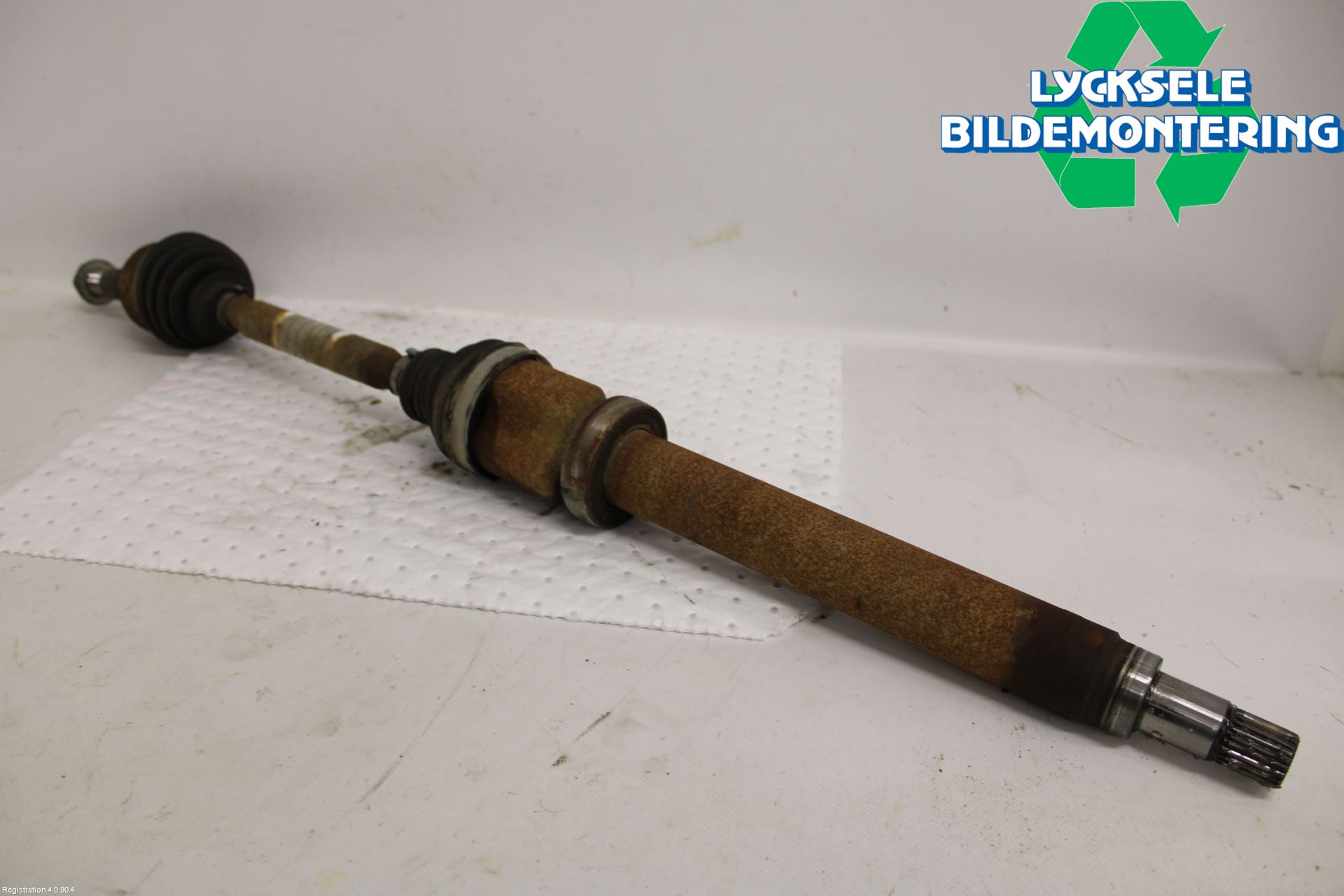 Ford TRANSIT/TOURNEO COURIER 13-23 Drivaxel Fram Höger