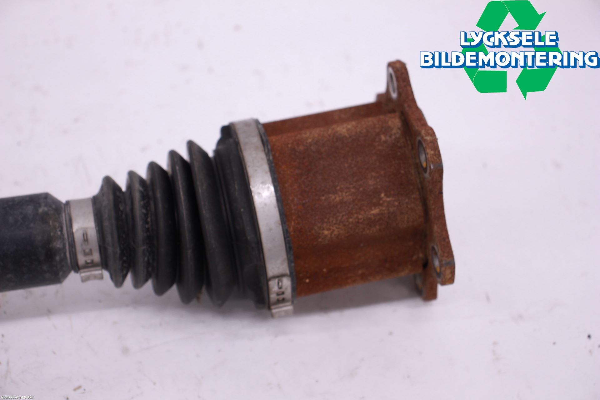 Skoda SUPERB 16-24 Drivaxel Fram Höger