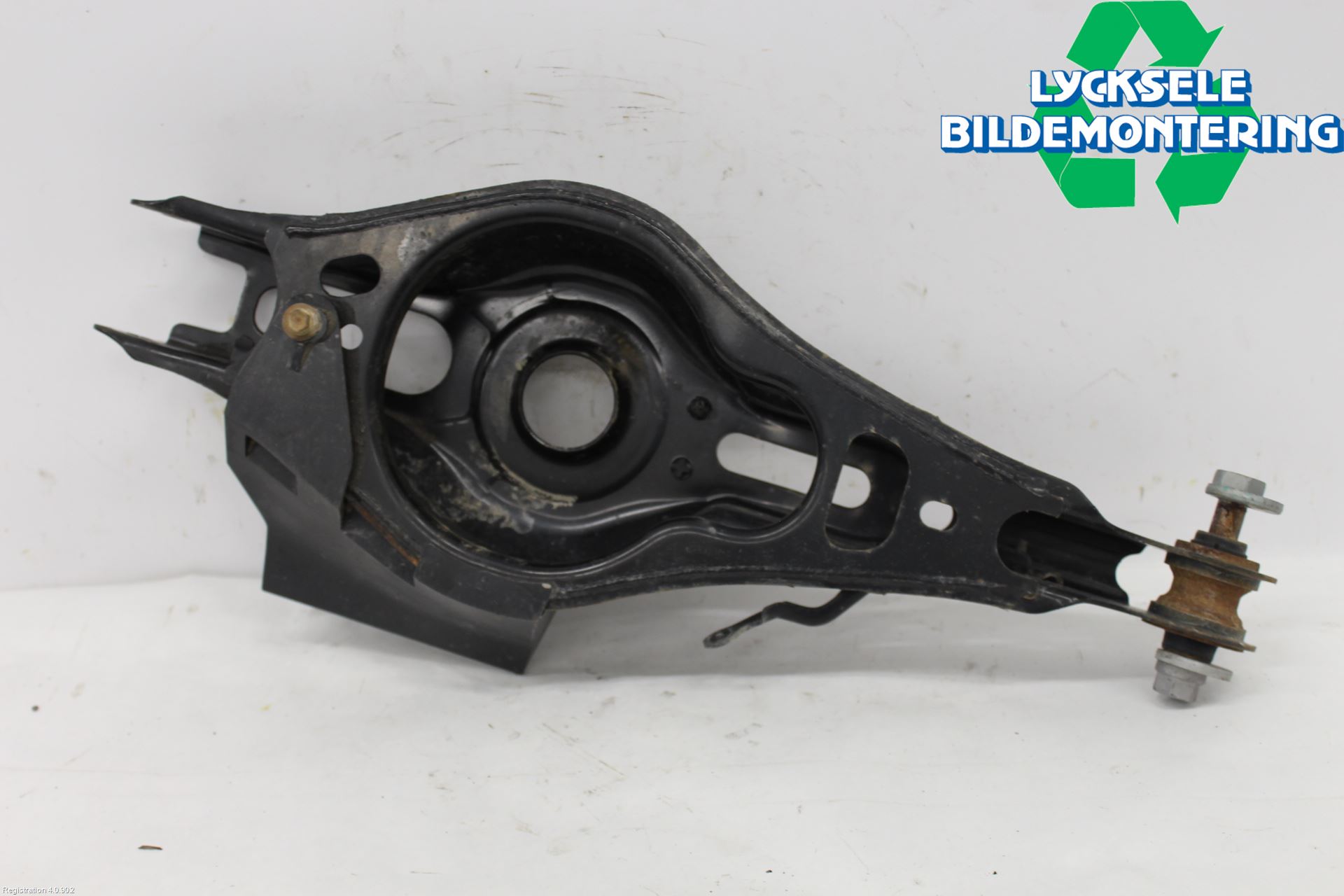 Toyota RAV4 19- Bärarm Bak Vänster