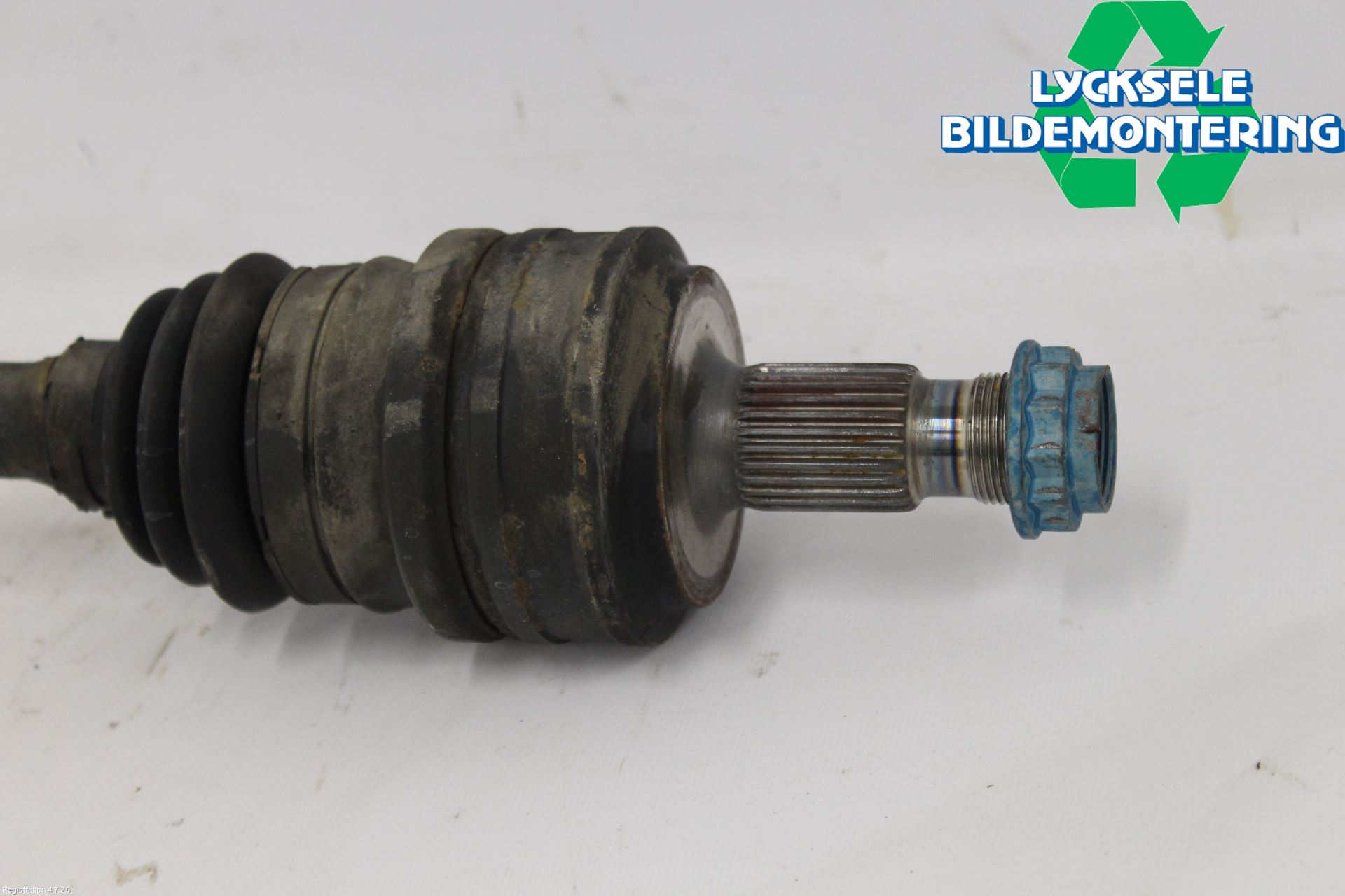 Mercedes-Benz MB C-KLASS (W205) 14-21 Drivaxel Bak Vänster