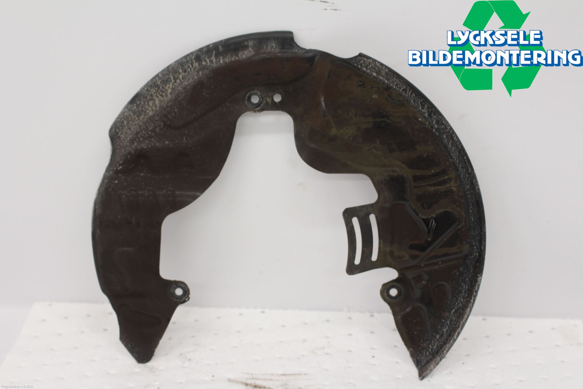 Ford FOCUS 19- Bromssköld Fram