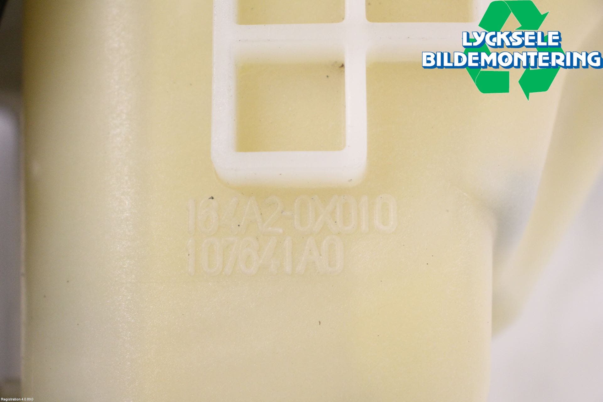 Toyota AVENSIS 16-18 Expansionstank