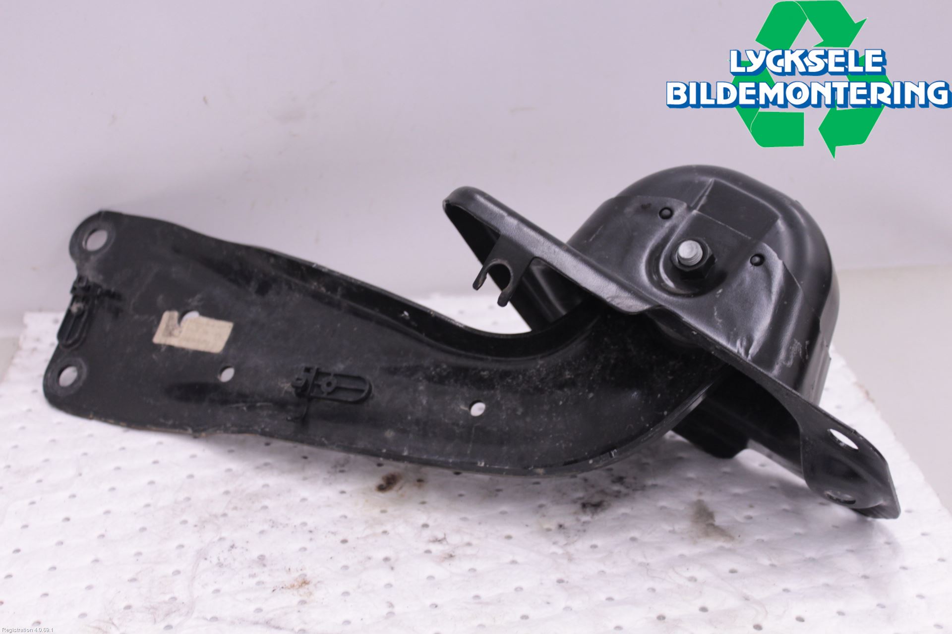 Volkswagen VW GOLF / E-GOLF VII 13-20 Bärarm Bak Vänster