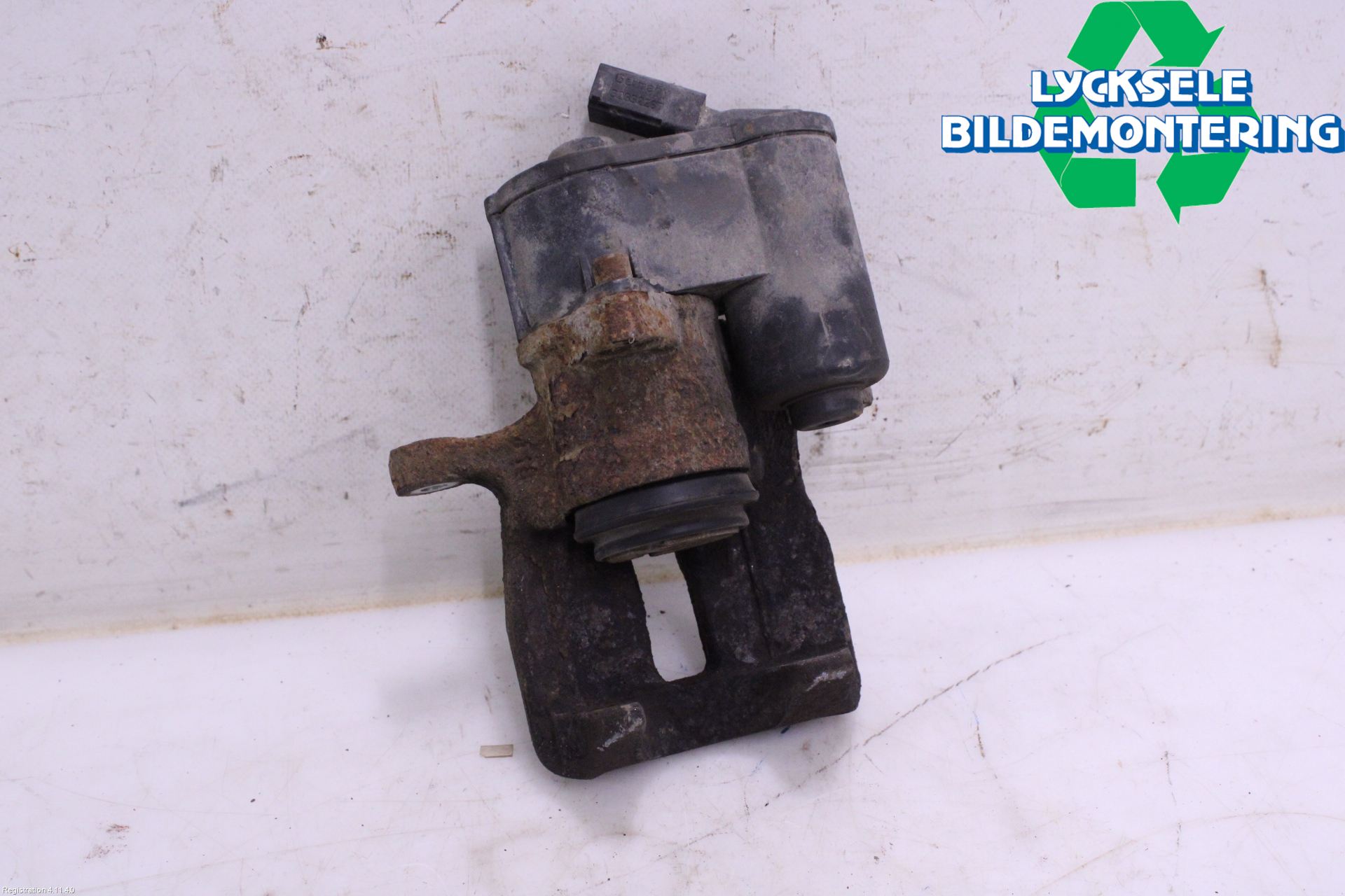 Volkswagen VW PASSAT 11-14 Bromsok Bak Höger