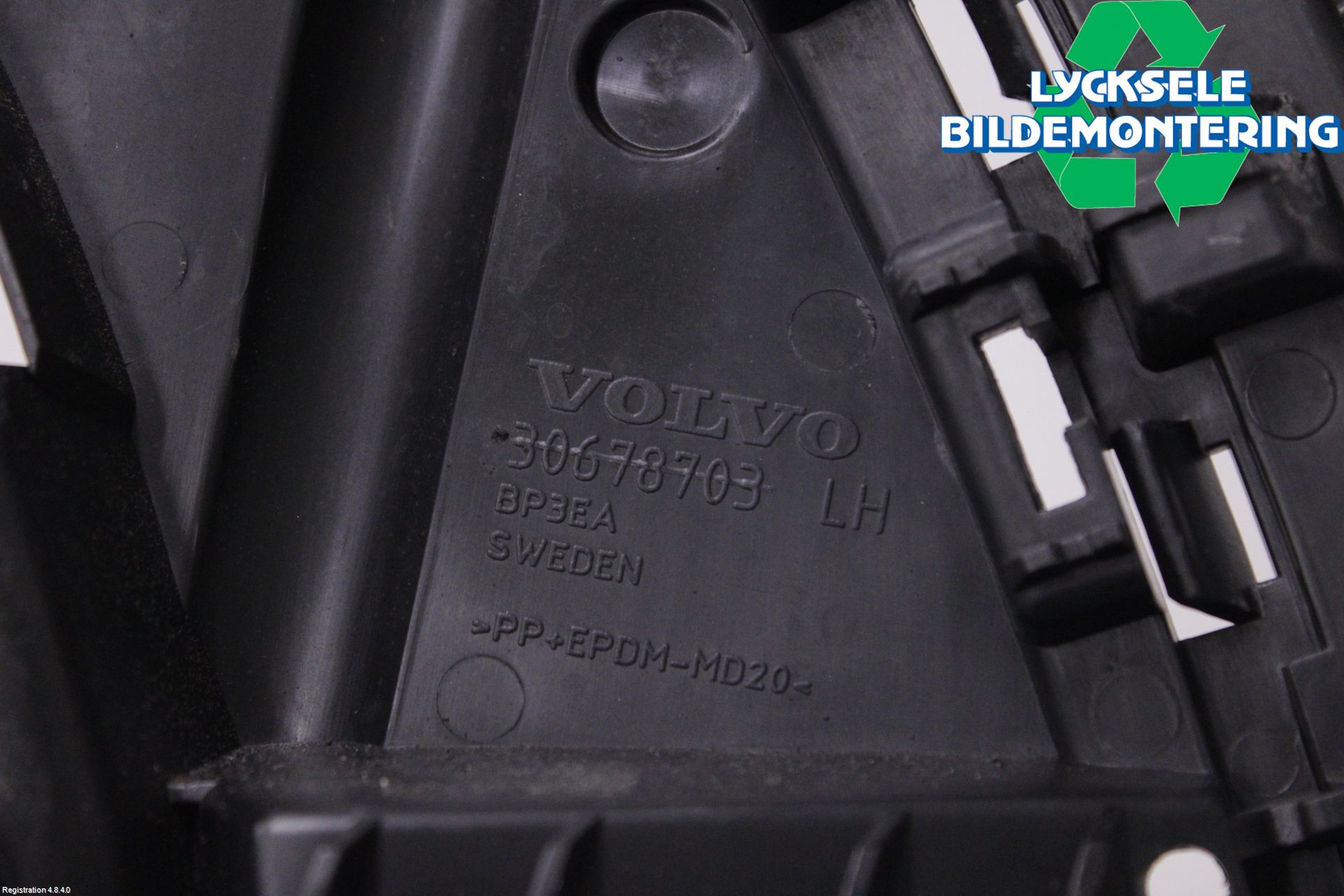 Volvo XC70 08-13 Stötfångarfäste Bak Vä