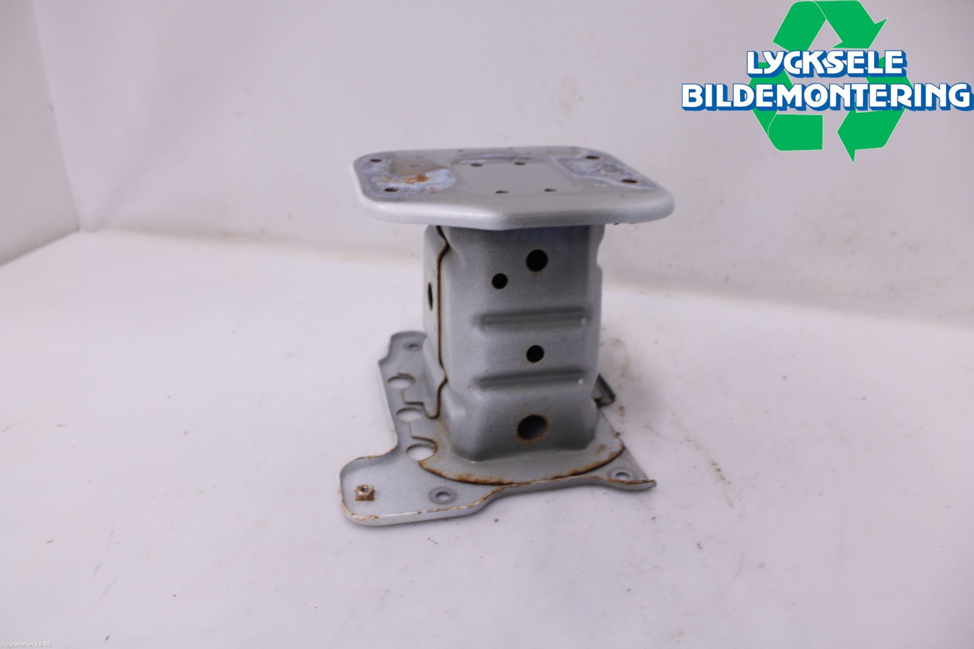 Chevrolet CAPTIVA Stötfångarbärjärn Fram