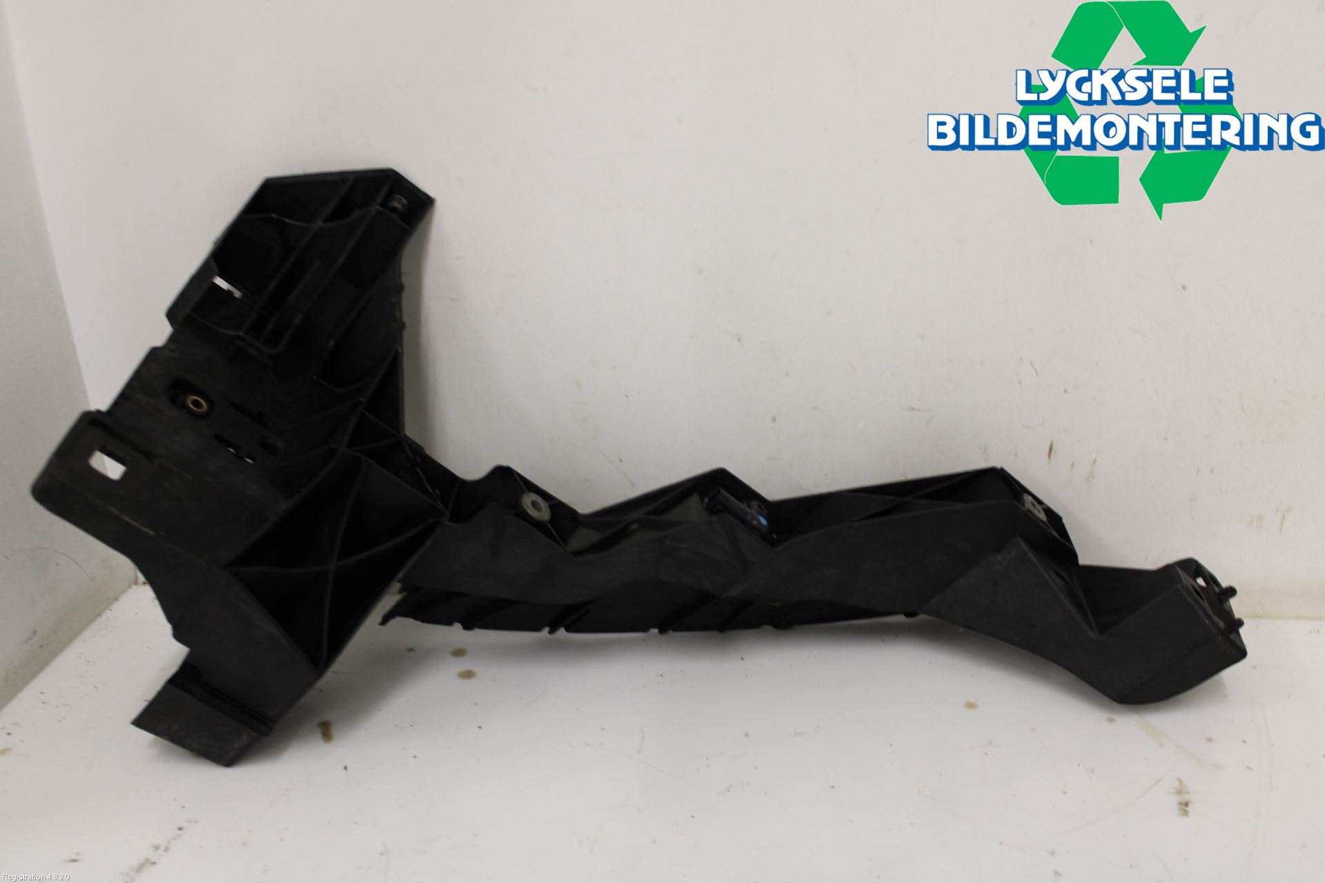 Audi Q7/SQ7 Strålkast Fästsarg