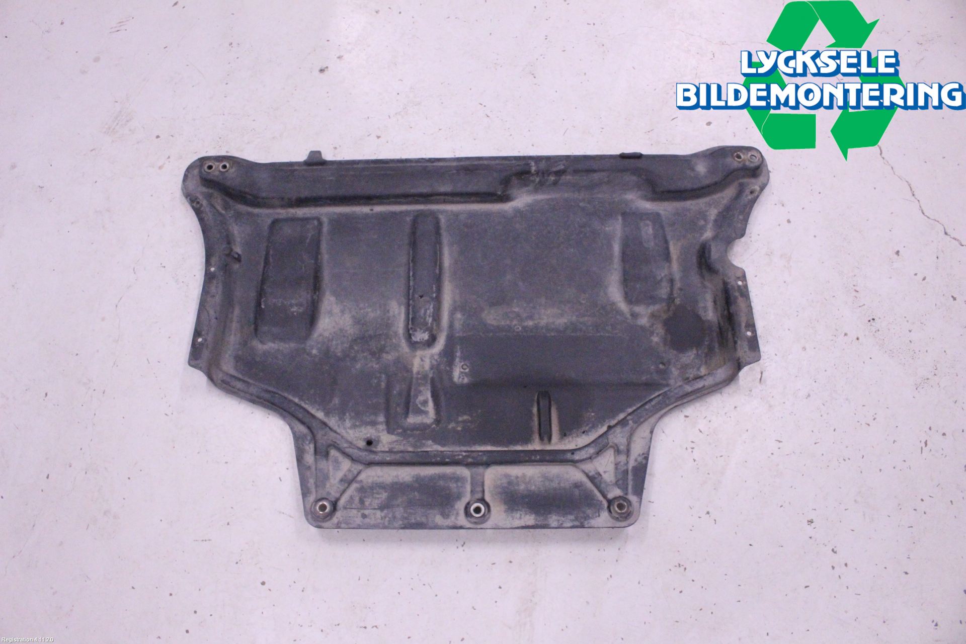 Volkswagen VW GOLF / E-GOLF VII 13-20 Hasplåt Plåt-Plast