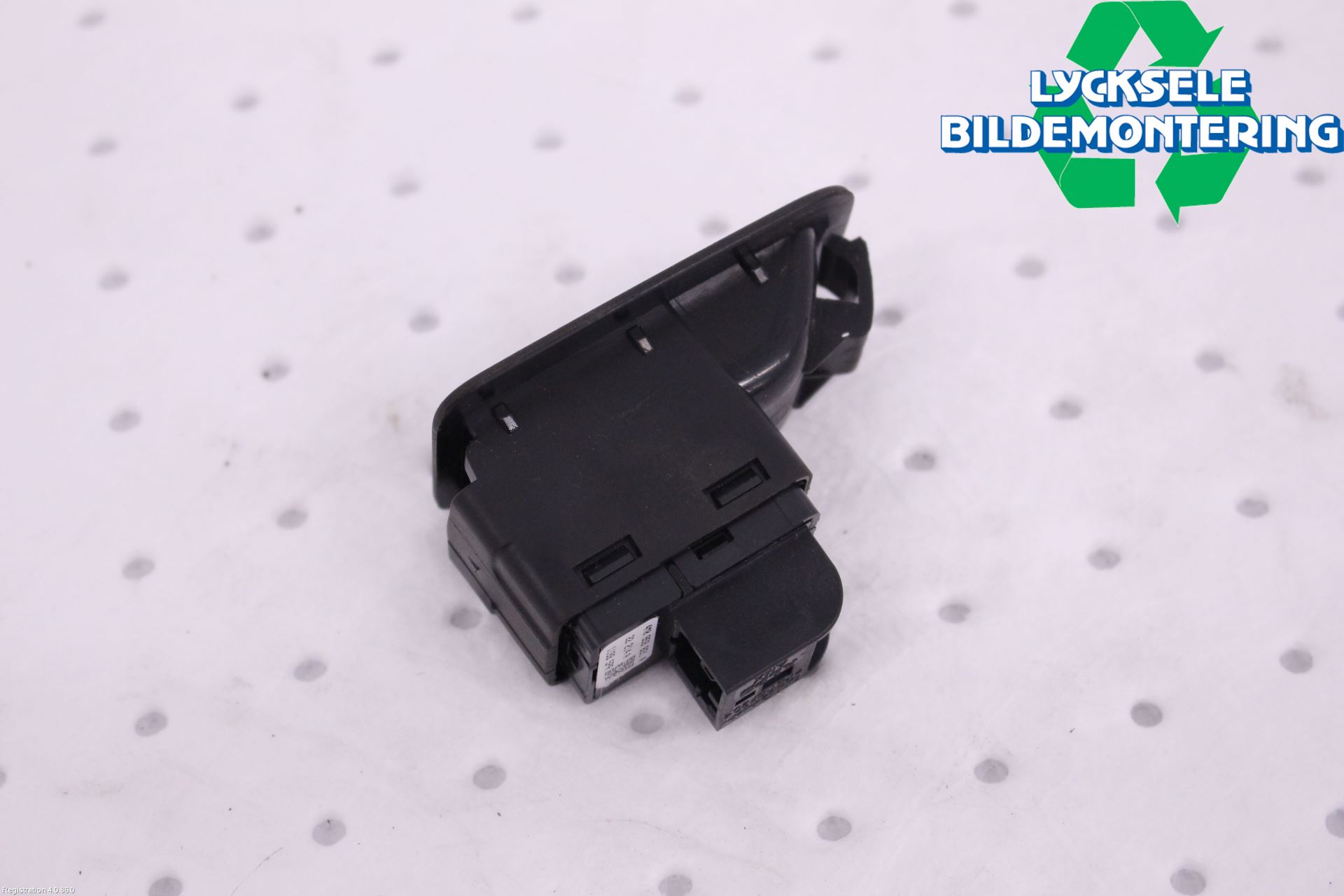 Audi A4/S4 B9 20- Strömställare Baklucka