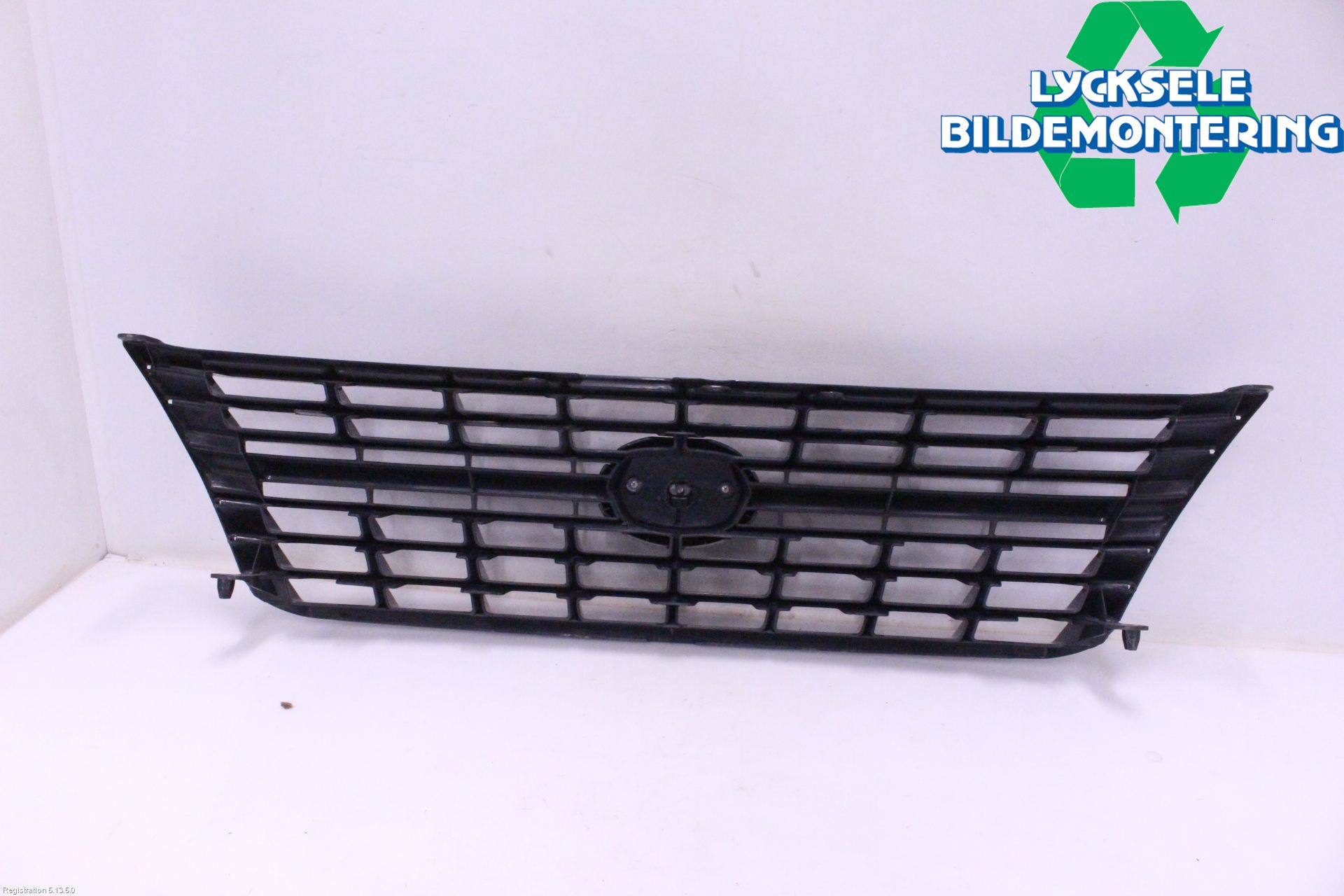 Toyota HI-ACE 06-12 Grill Komp