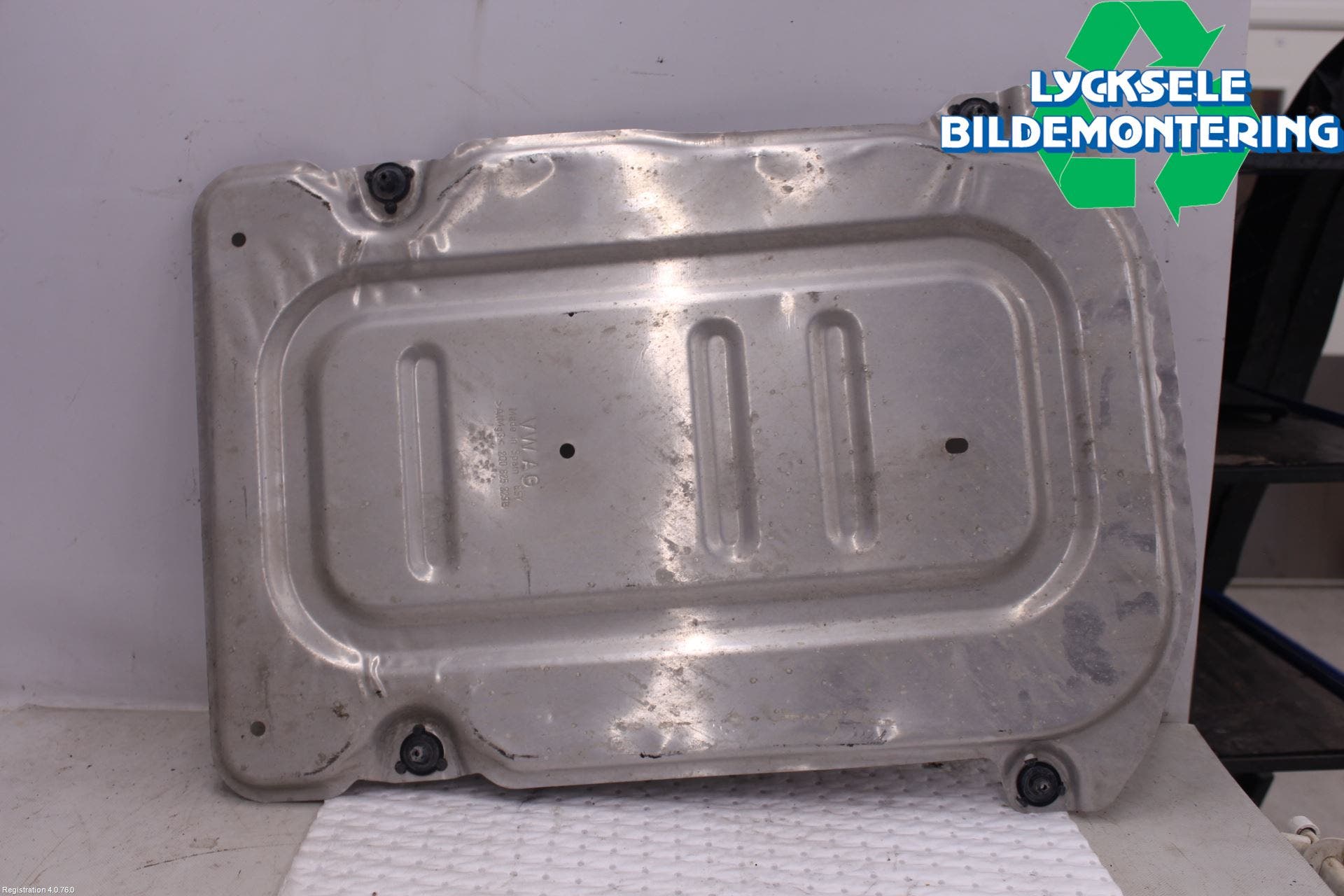 Skoda SCALA 19- Hasplåt Plåt-Plast