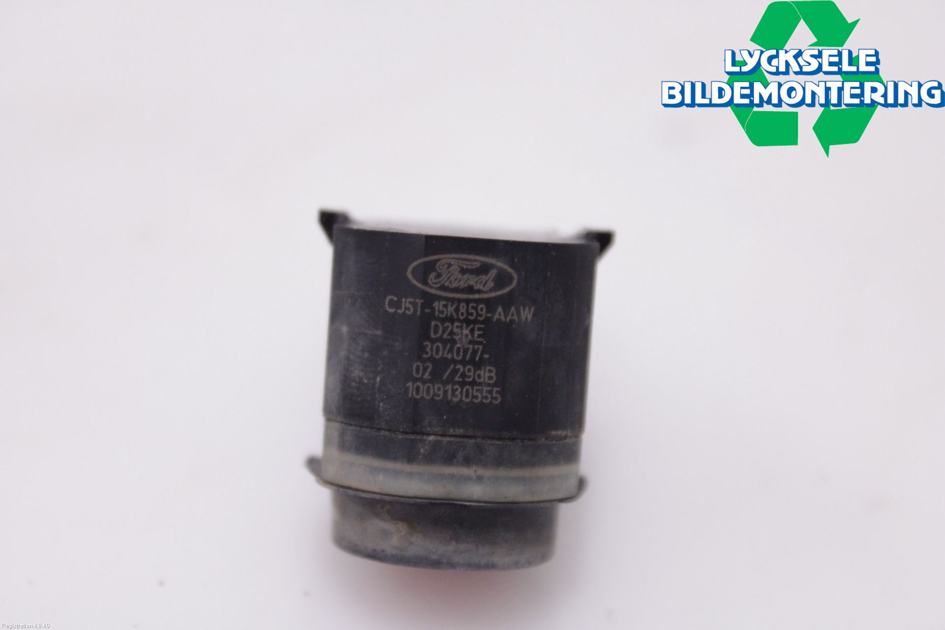 Ford KUGA 13-16 Parkeringshjälp Frontsensor