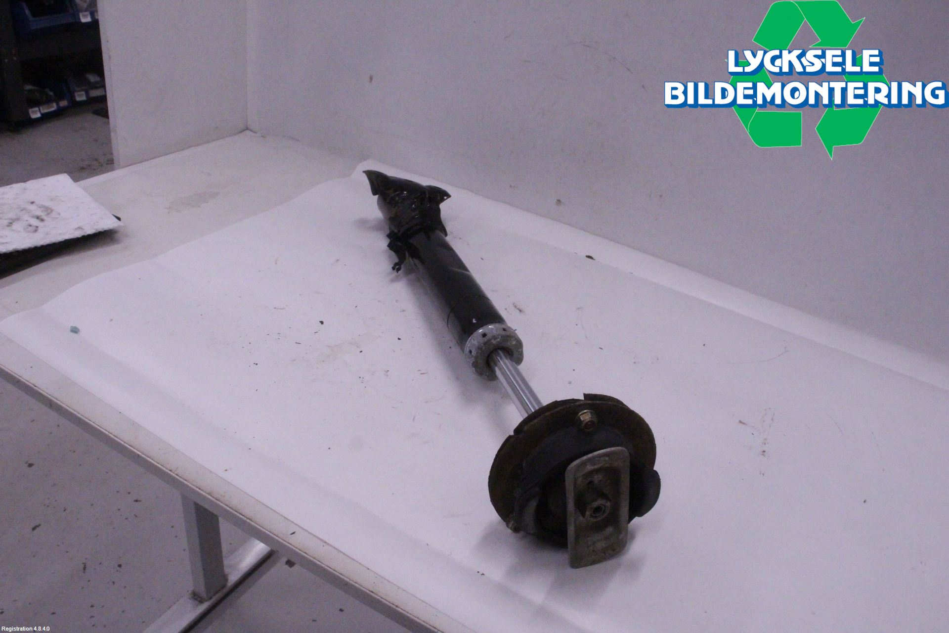 Mercedes-Benz MB 200-500  (W124) 86-96 Stötdämpare Fram