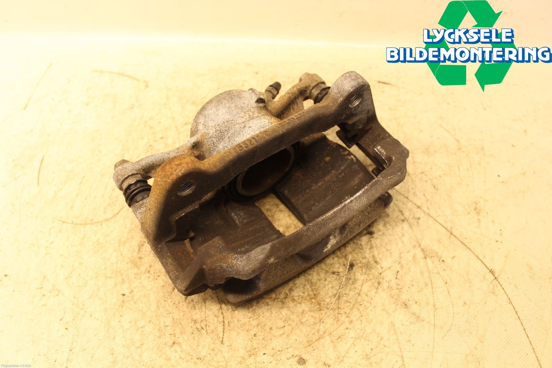 Volkswagen VW CADDY 16-20 Bromsok Fram Höger