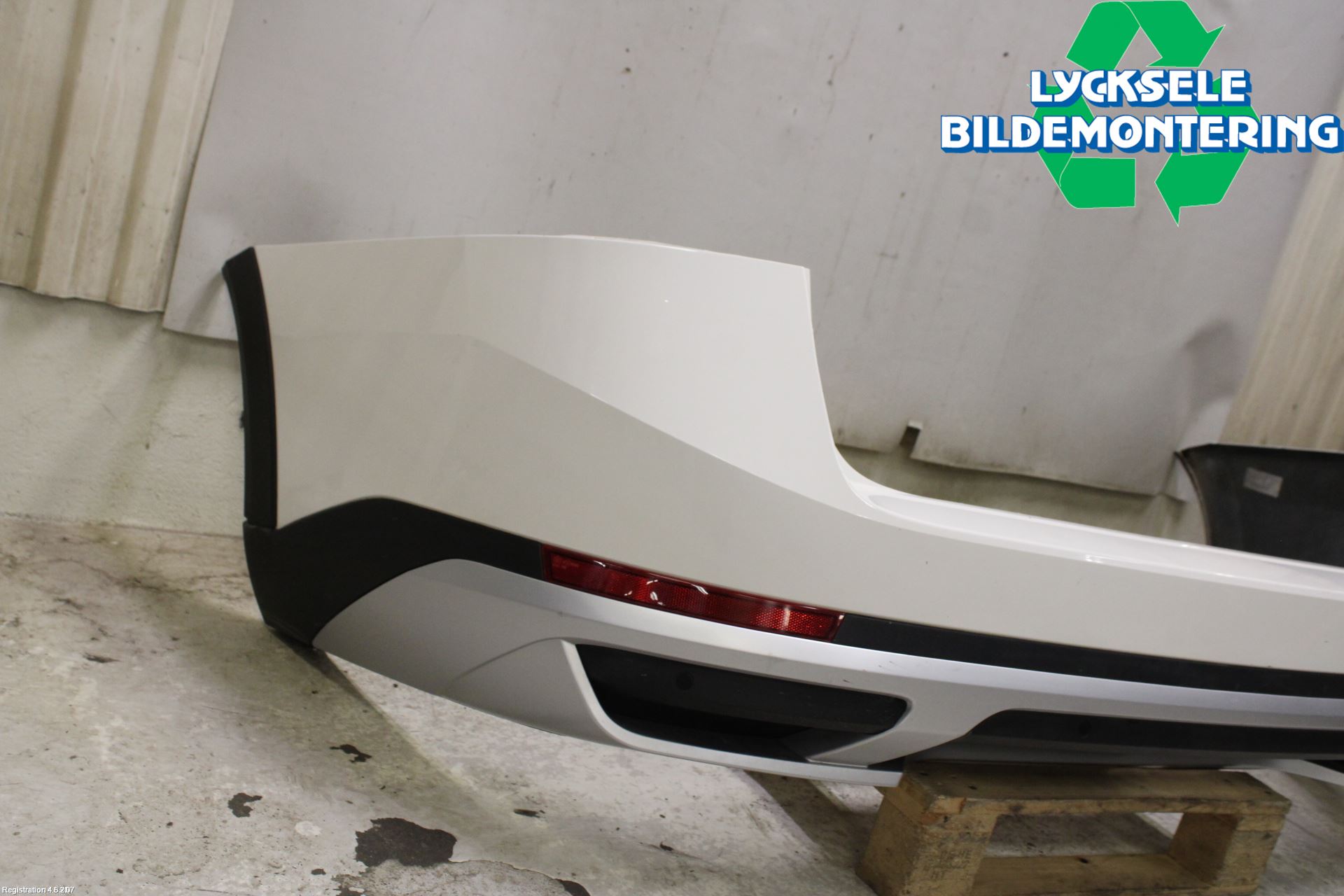 Skoda SUPERB 16-24 Stötfångarbeklädnad Bak