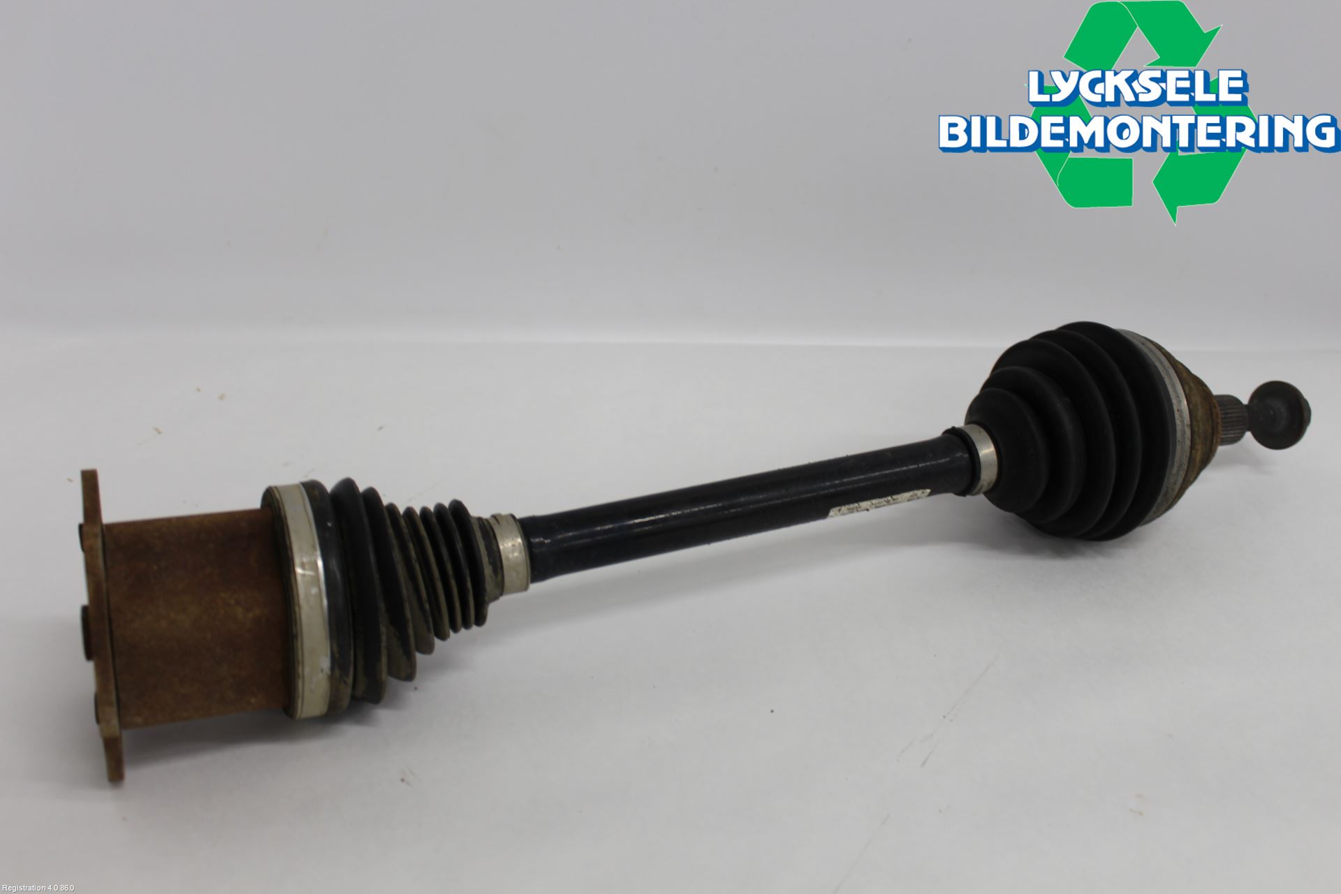 Volkswagen VW PASSAT 11-14 Drivaxel Fram Höger