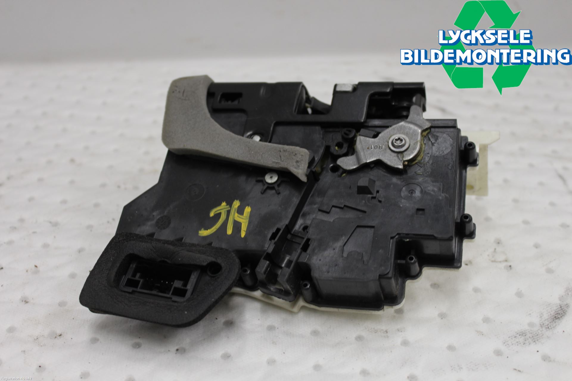 Audi A6 F2/C8 19- Låskista-Dörrlås