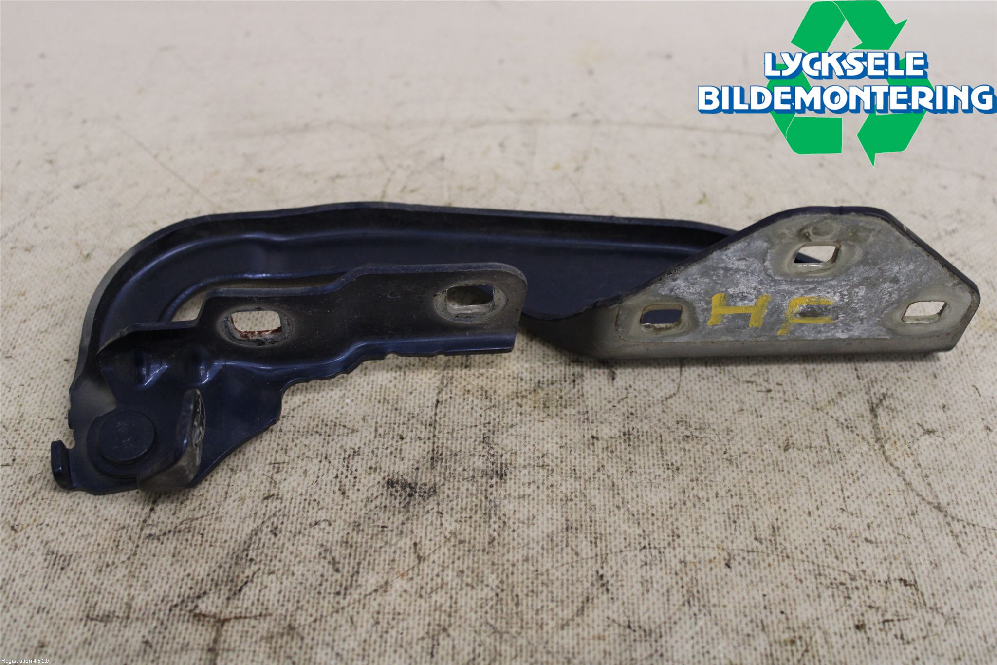 Dacia DUSTER 10-17 Huvgångjärn