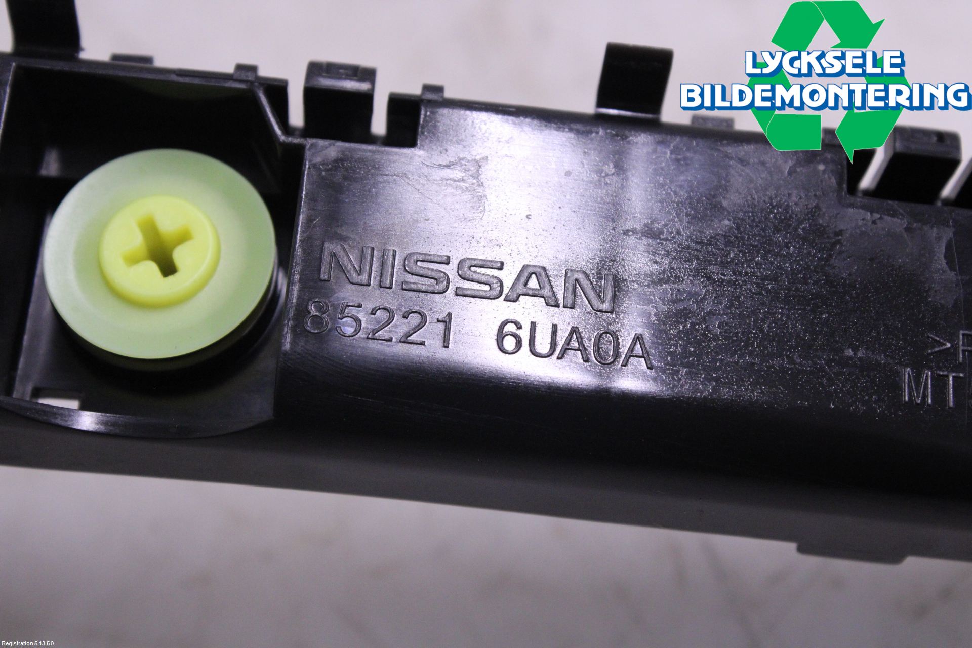 Nissan QASHQAI 21- Stötfångarfäste Bak Vä