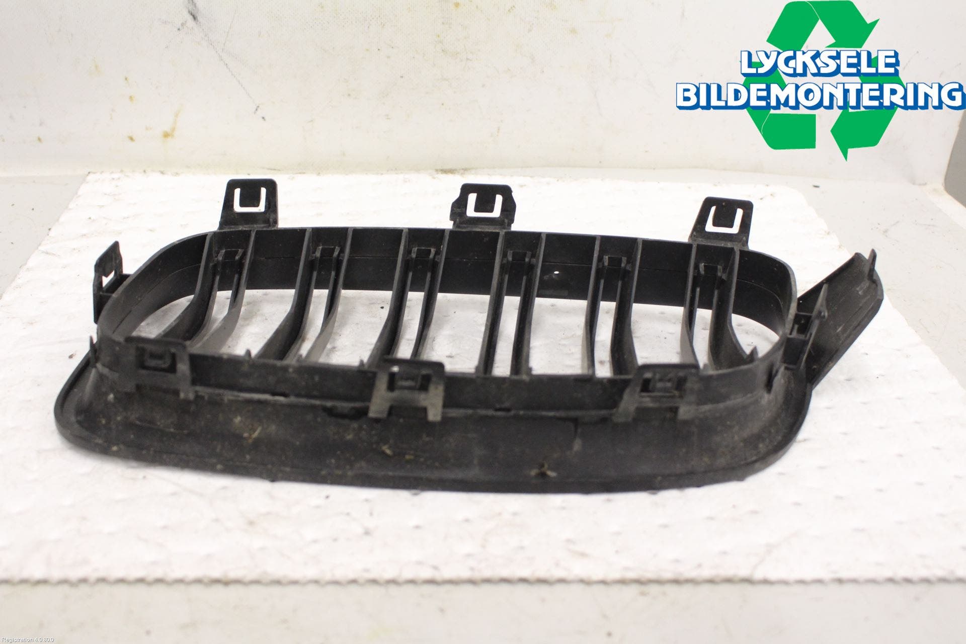 BMW 3 F30/F31/F80 12-19 Grilldel Höger